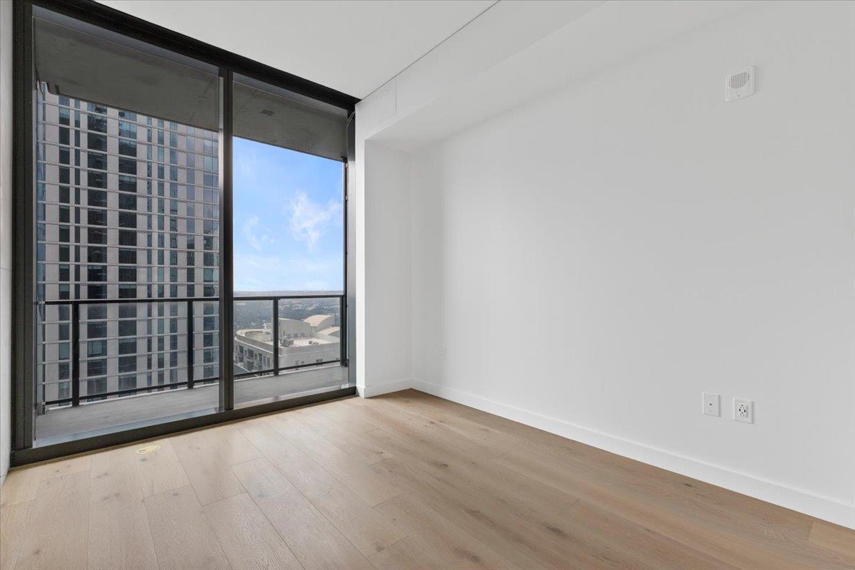 610 Davis St #2503 Property Photo 11