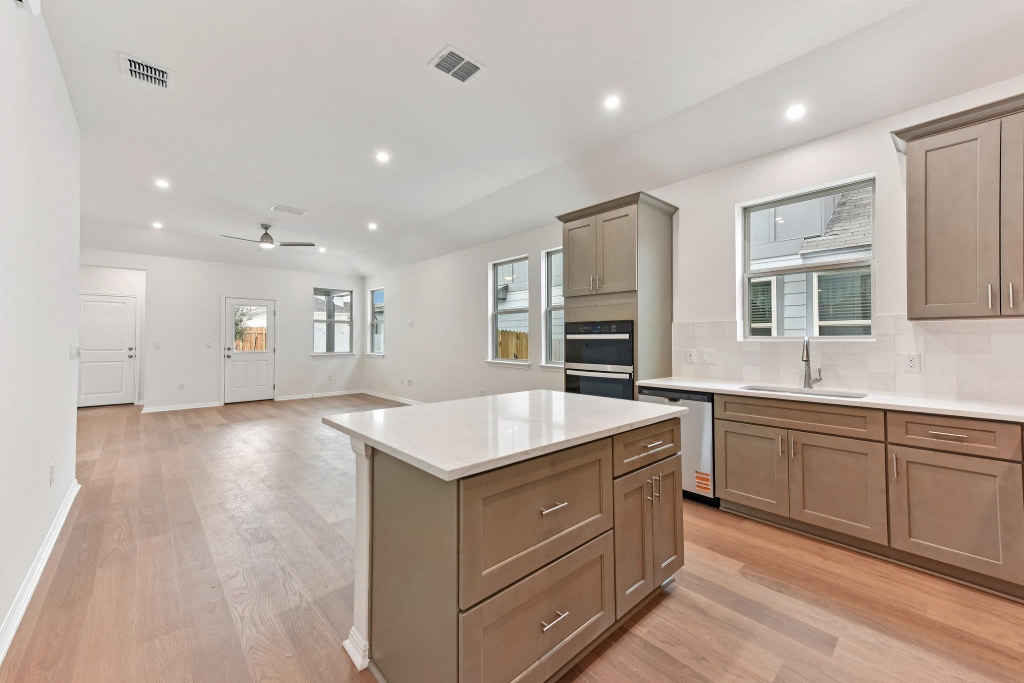773 Treadwell Ln Property Photo 6