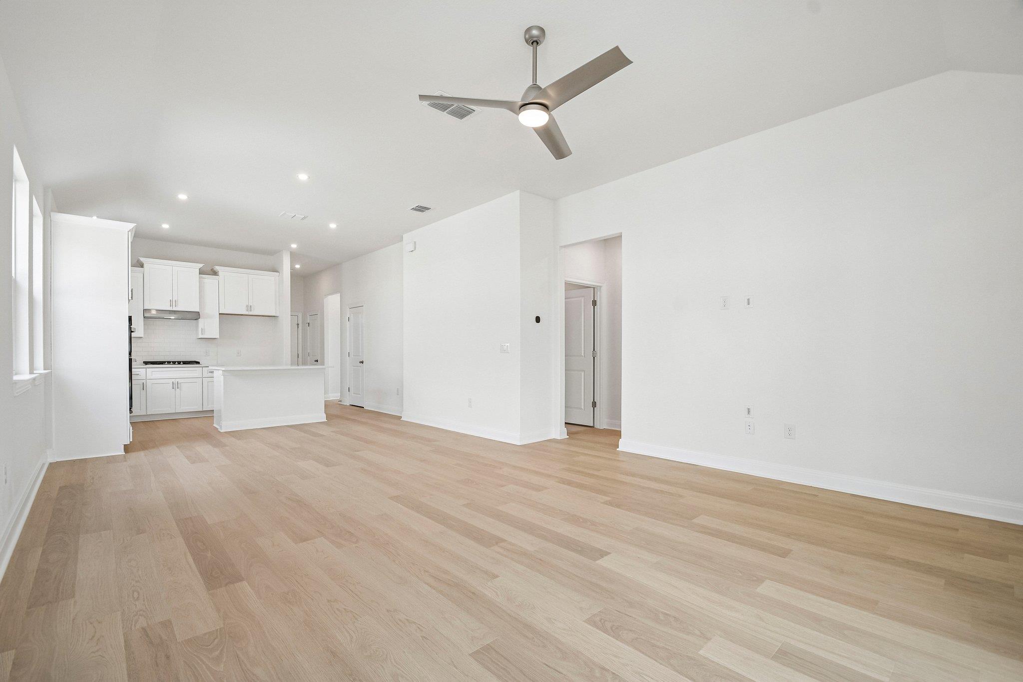 773 Treadwell Ln Property Photo 8