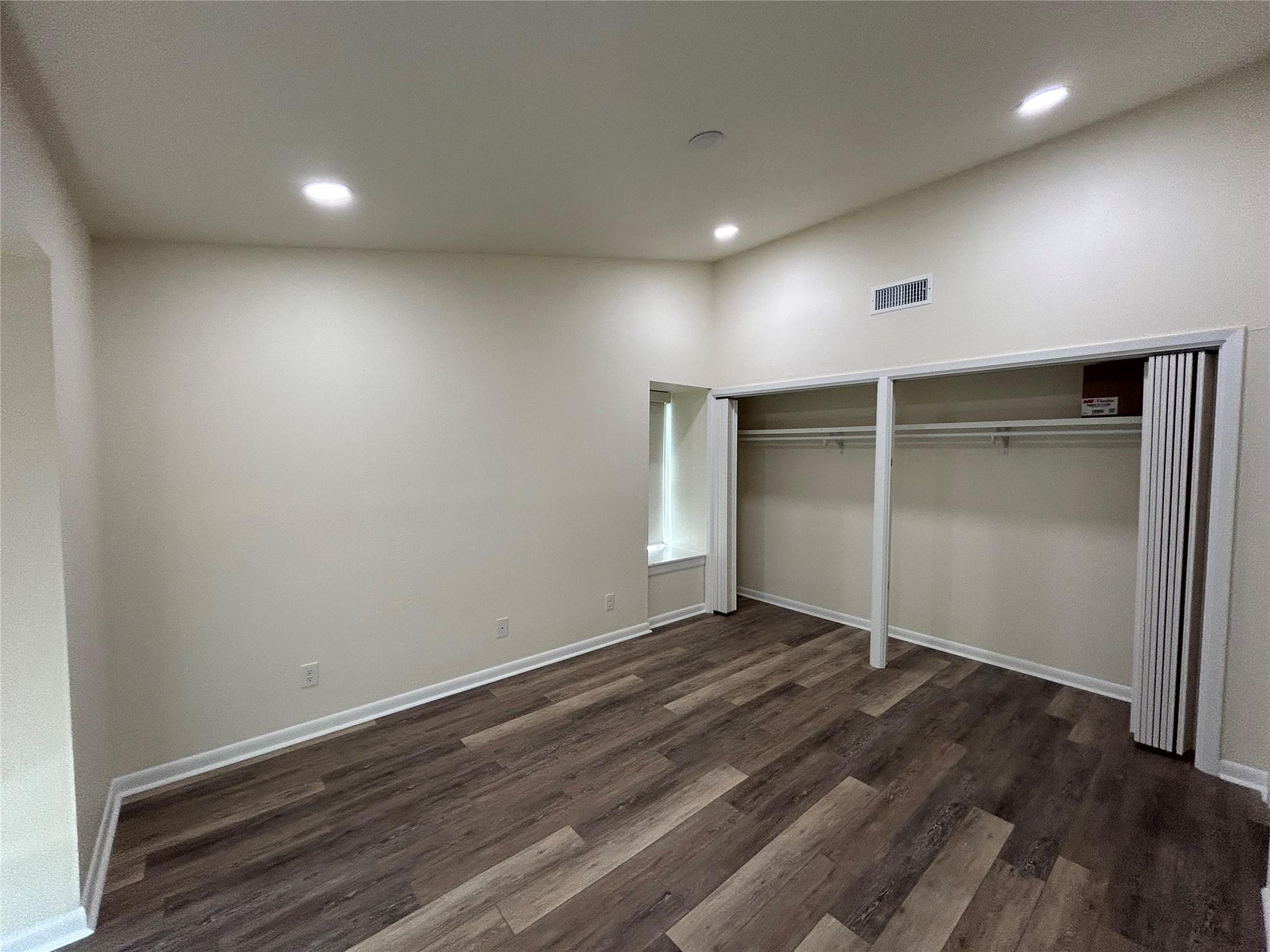 100 Bay Point Dr #8 Property Photo 10