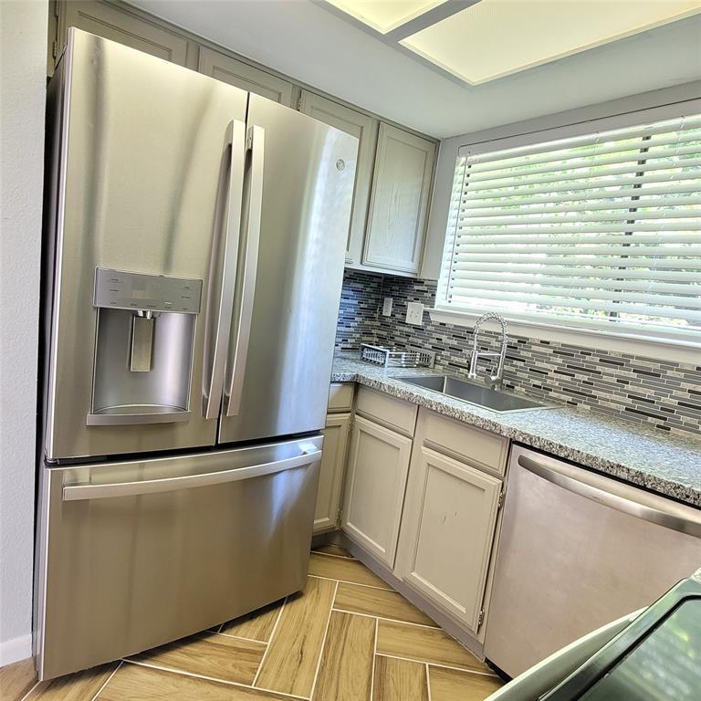 13351 Water Oak Ln #b Property Photo 6