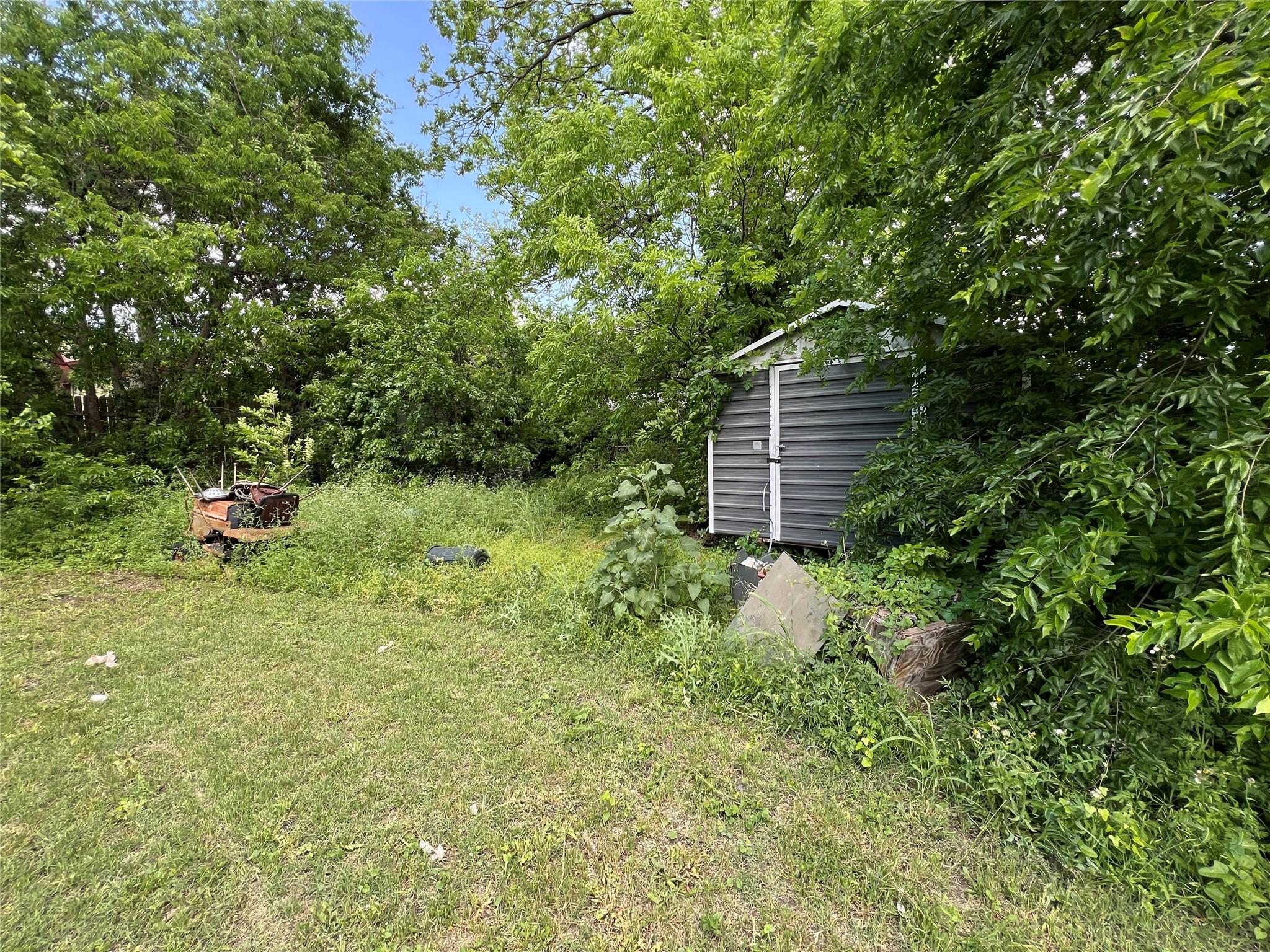 2406 Mlk Blvd Property Photo 6