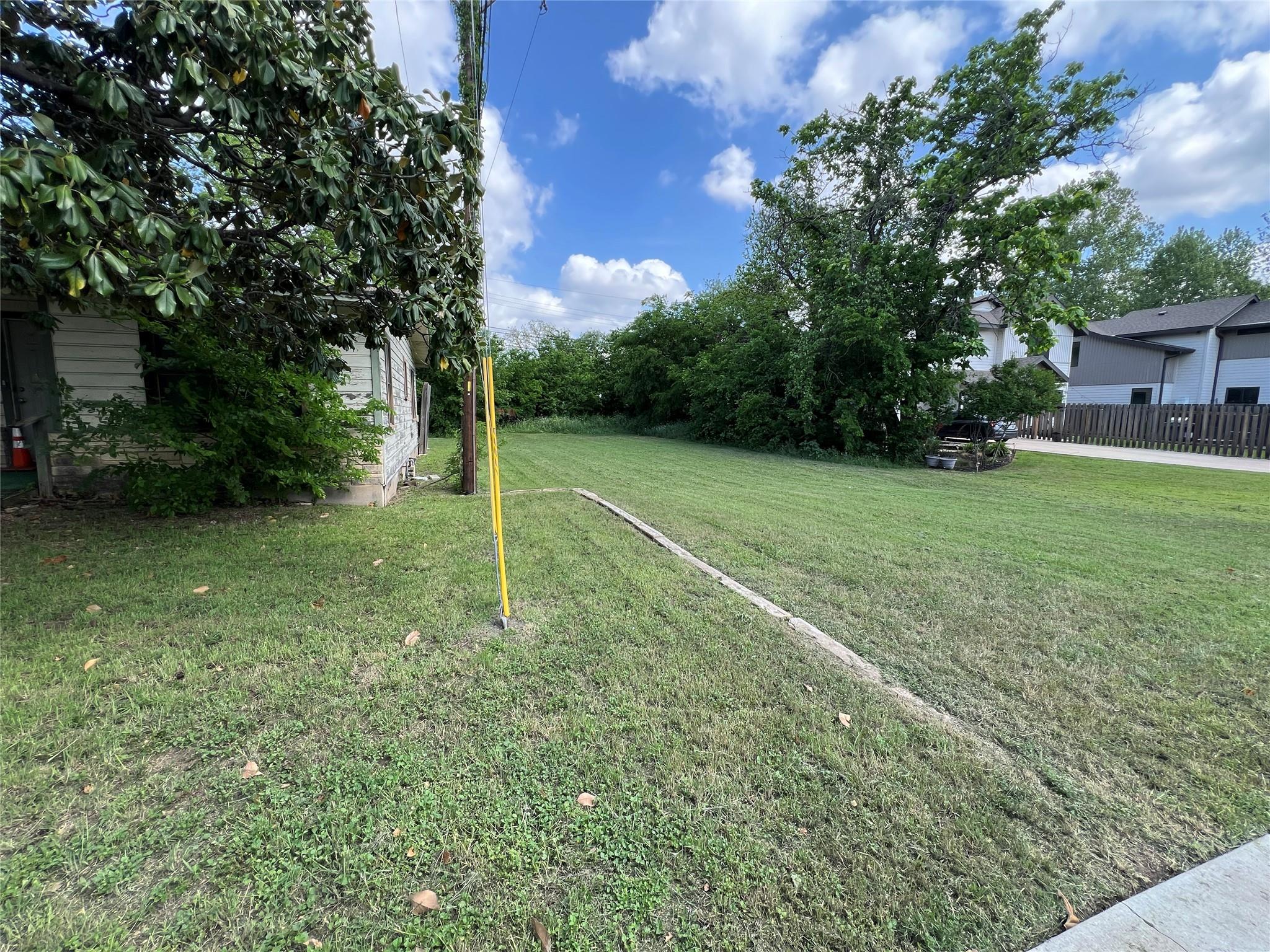 2406 Mlk Blvd Property Photo 7