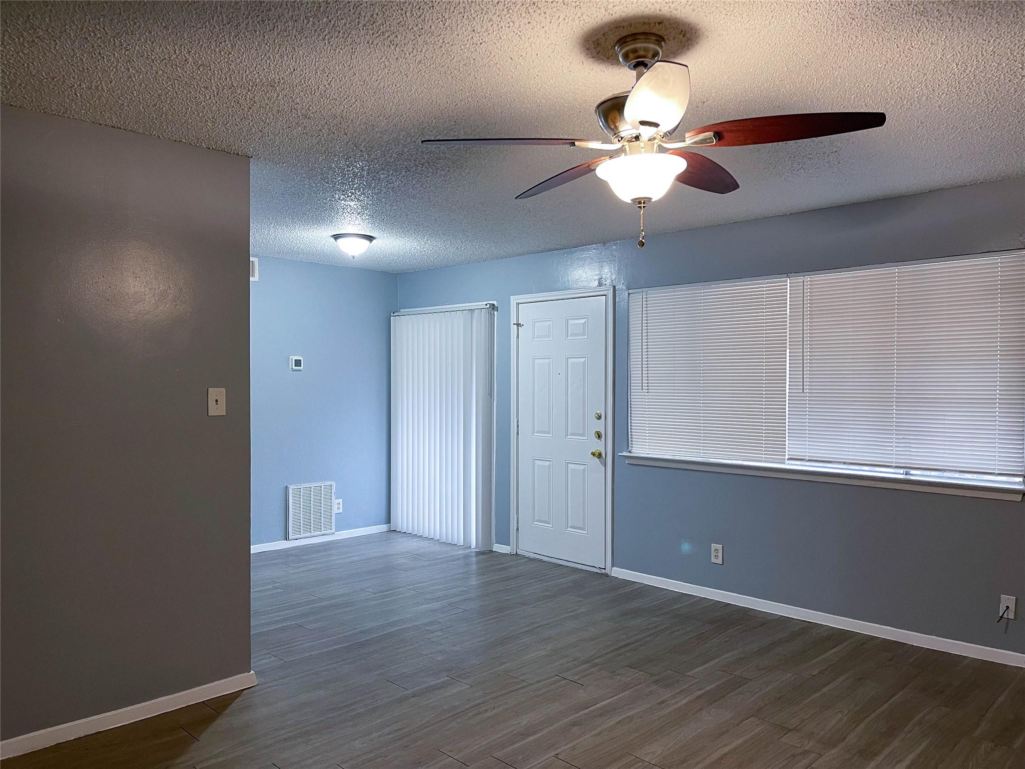 8907 Parkfield Dr #204 Property Photo 9