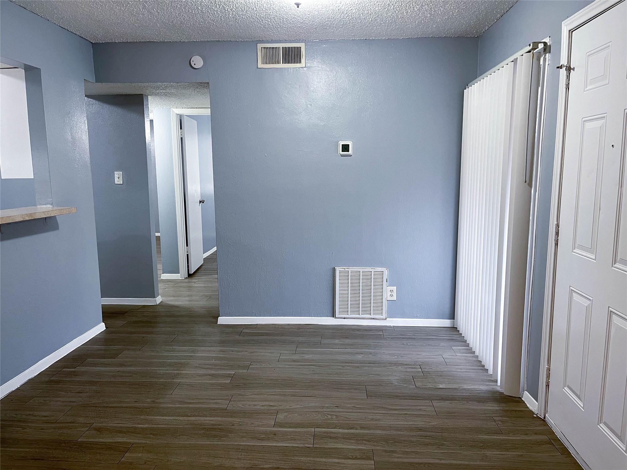 8907 Parkfield Dr #204 Property Photo 10
