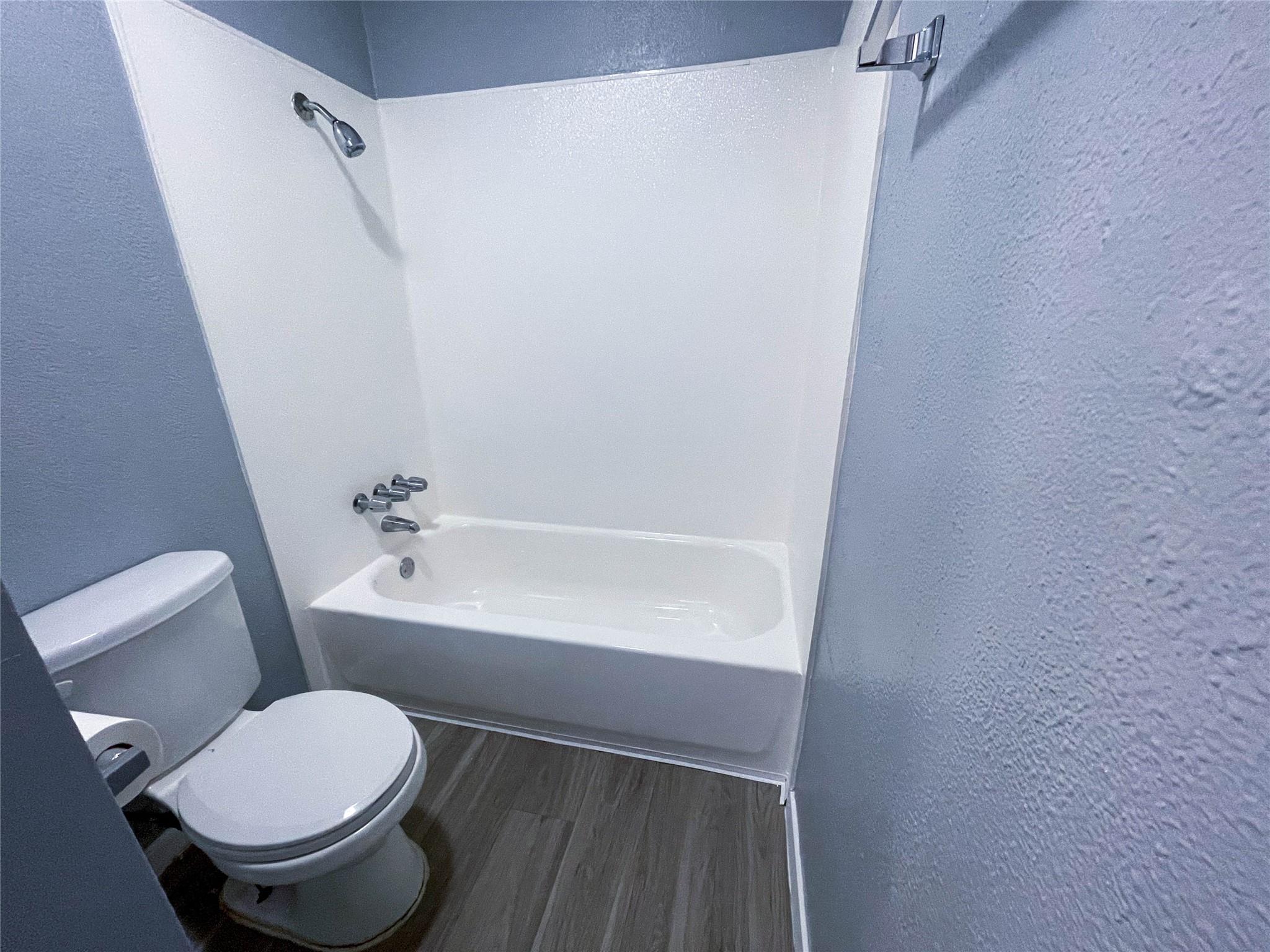 8907 Parkfield Dr #204 Property Photo 22