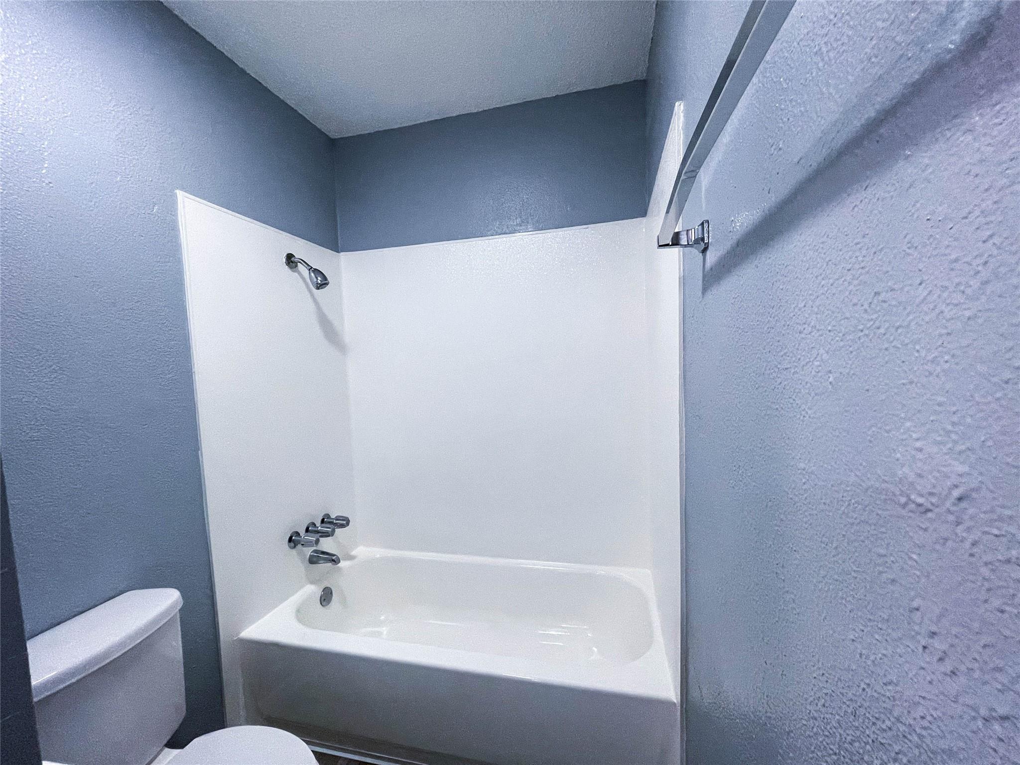 8907 Parkfield Dr #204 Property Photo 23