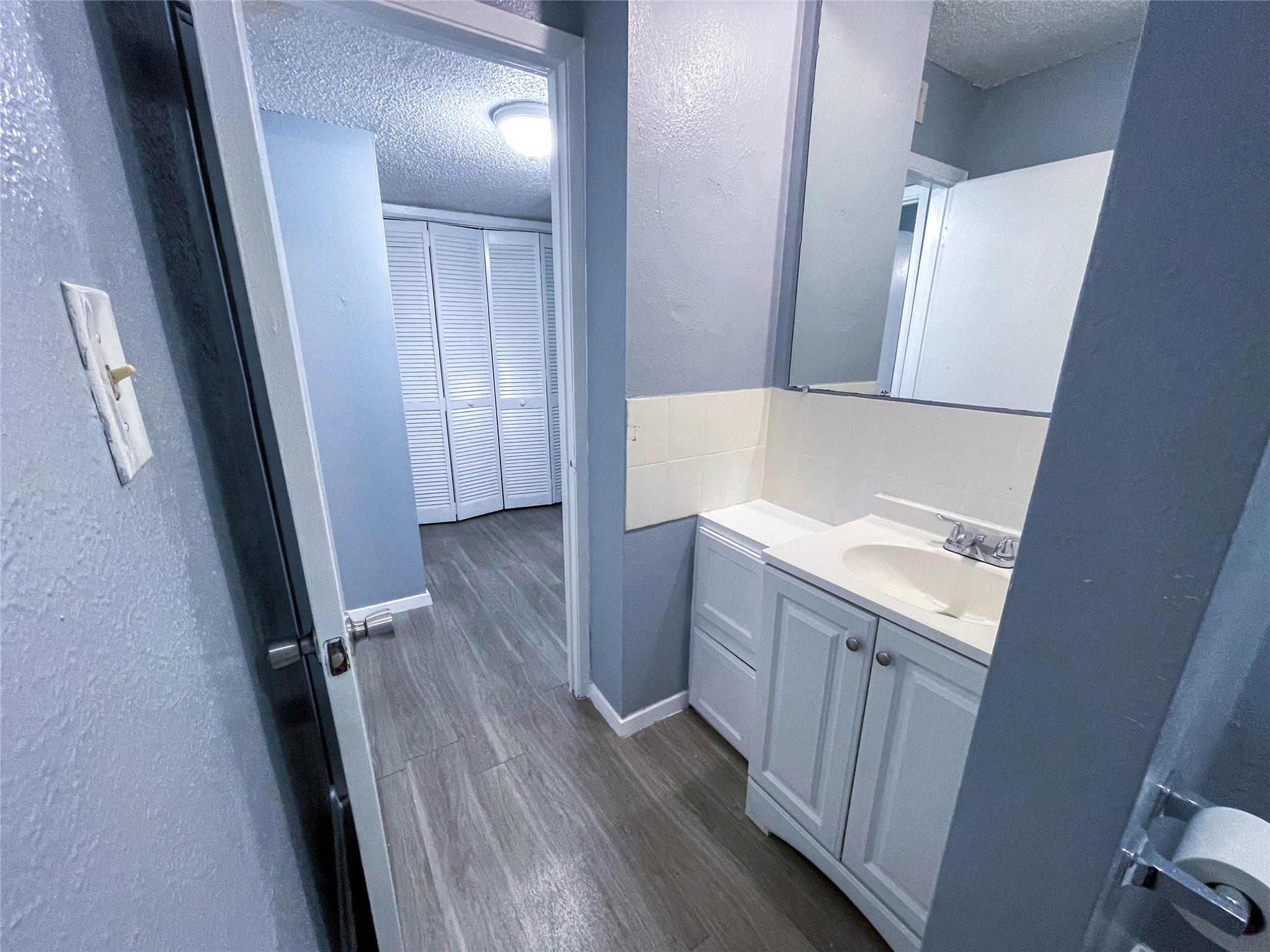 8907 Parkfield Dr #204 Property Photo 24