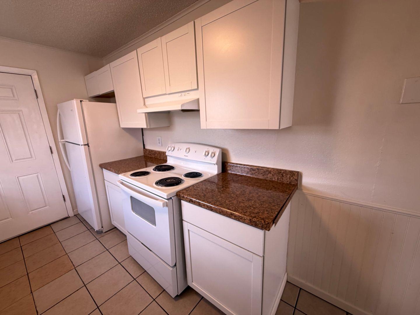 212 Aster St #a Property Photo 5