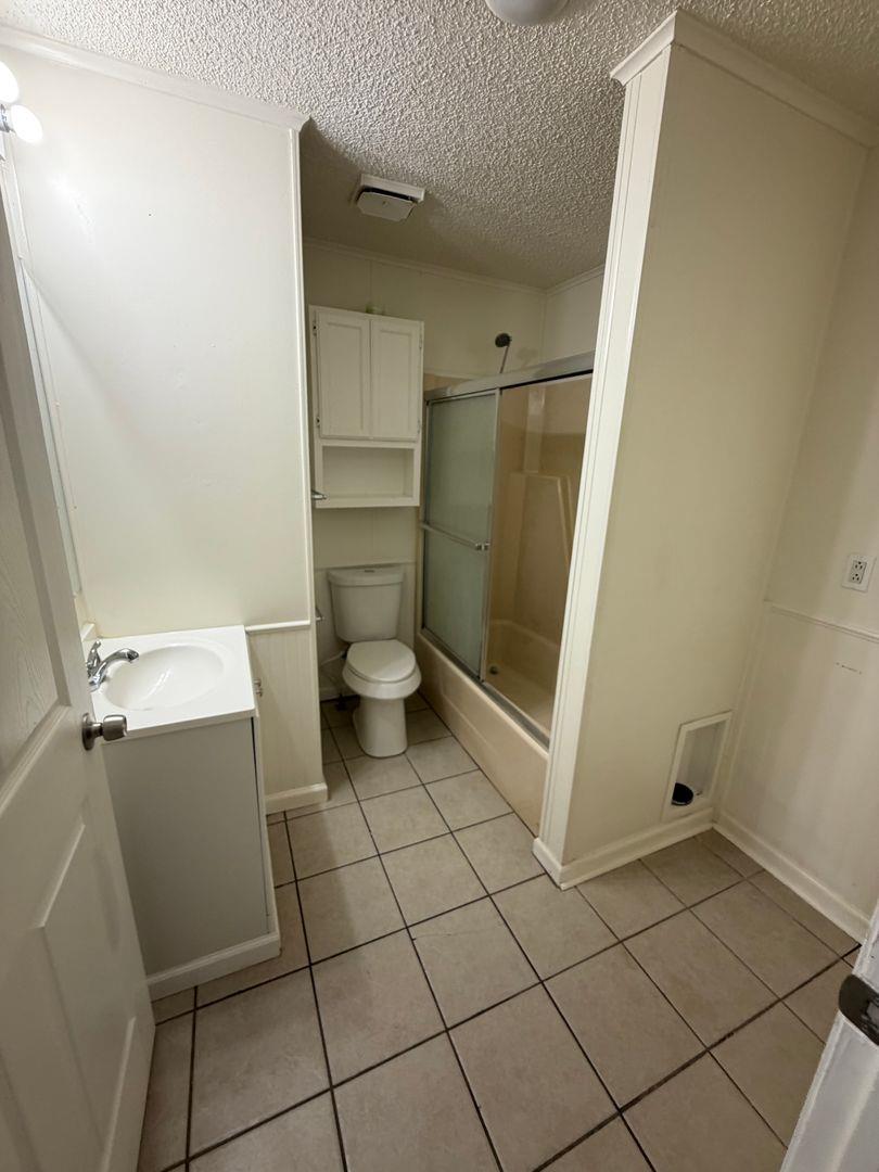 212 Aster St #a Property Photo 6