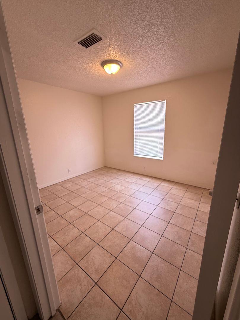 212 Aster St #a Property Photo 9