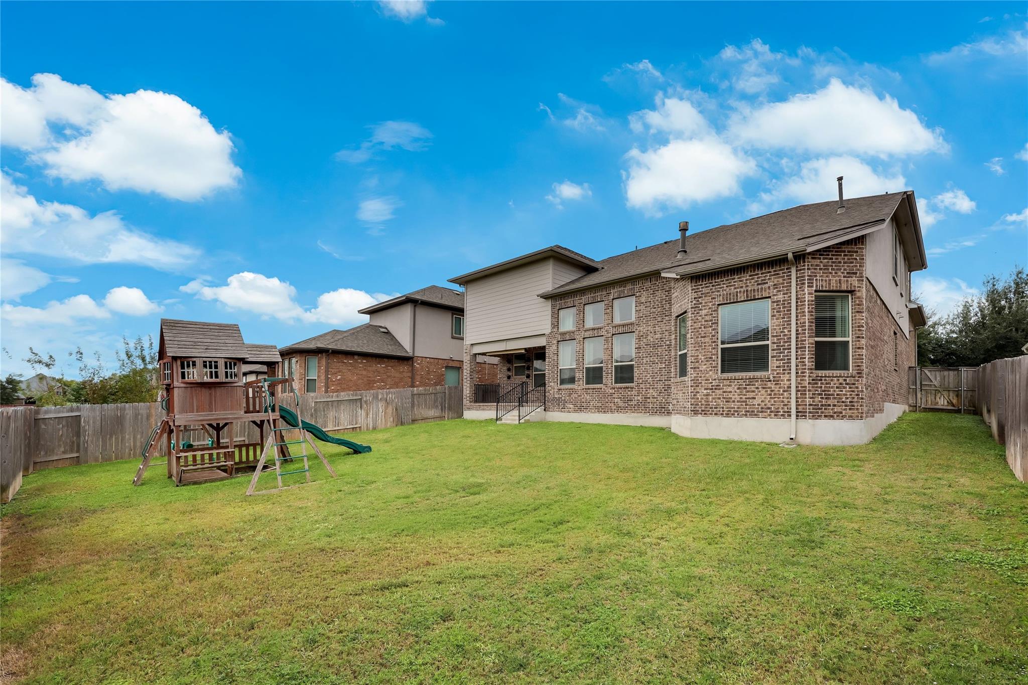 2515 Portici Pass Property Photo 39