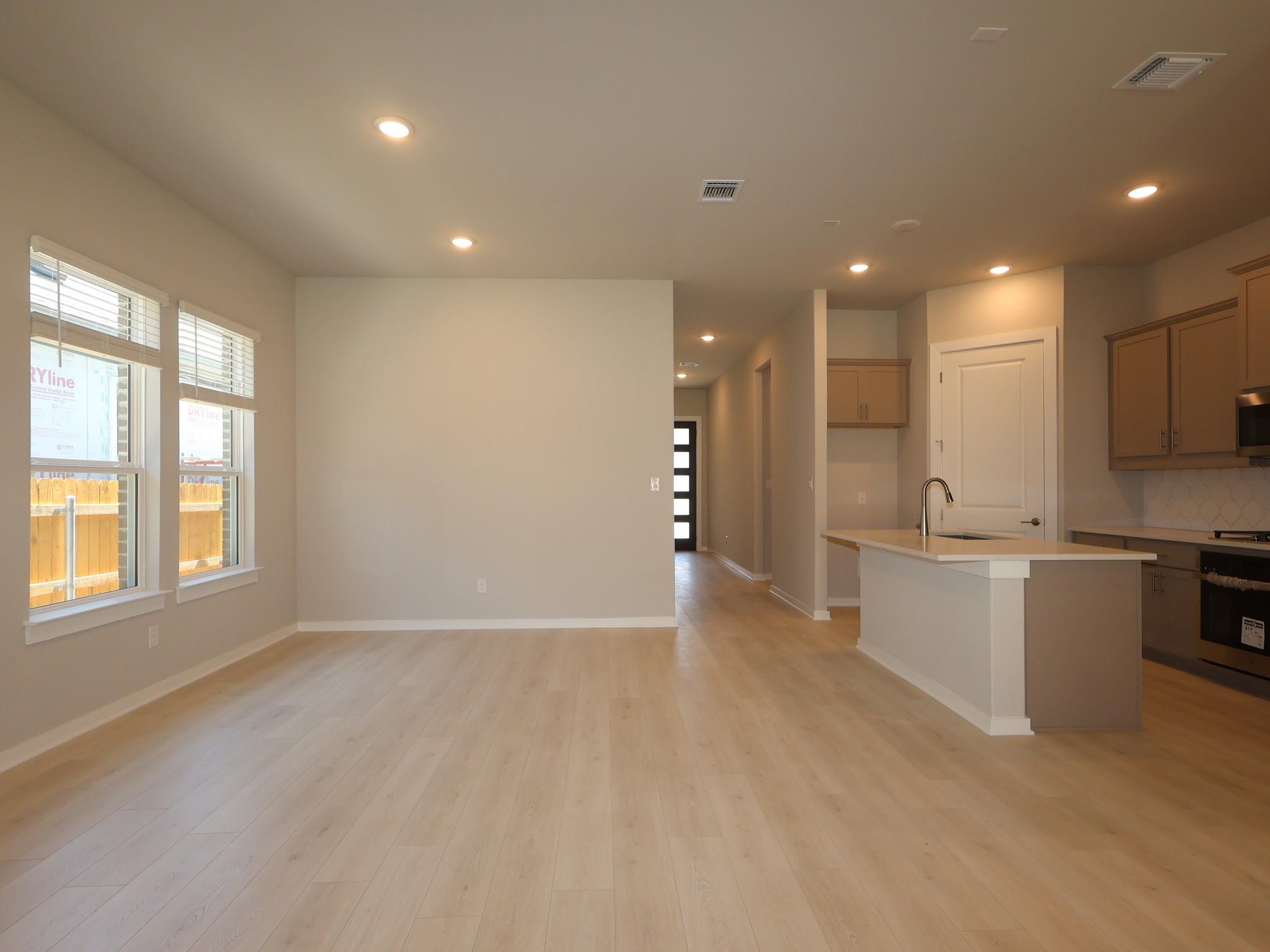 116 Norway Spruce St Property Photo 3
