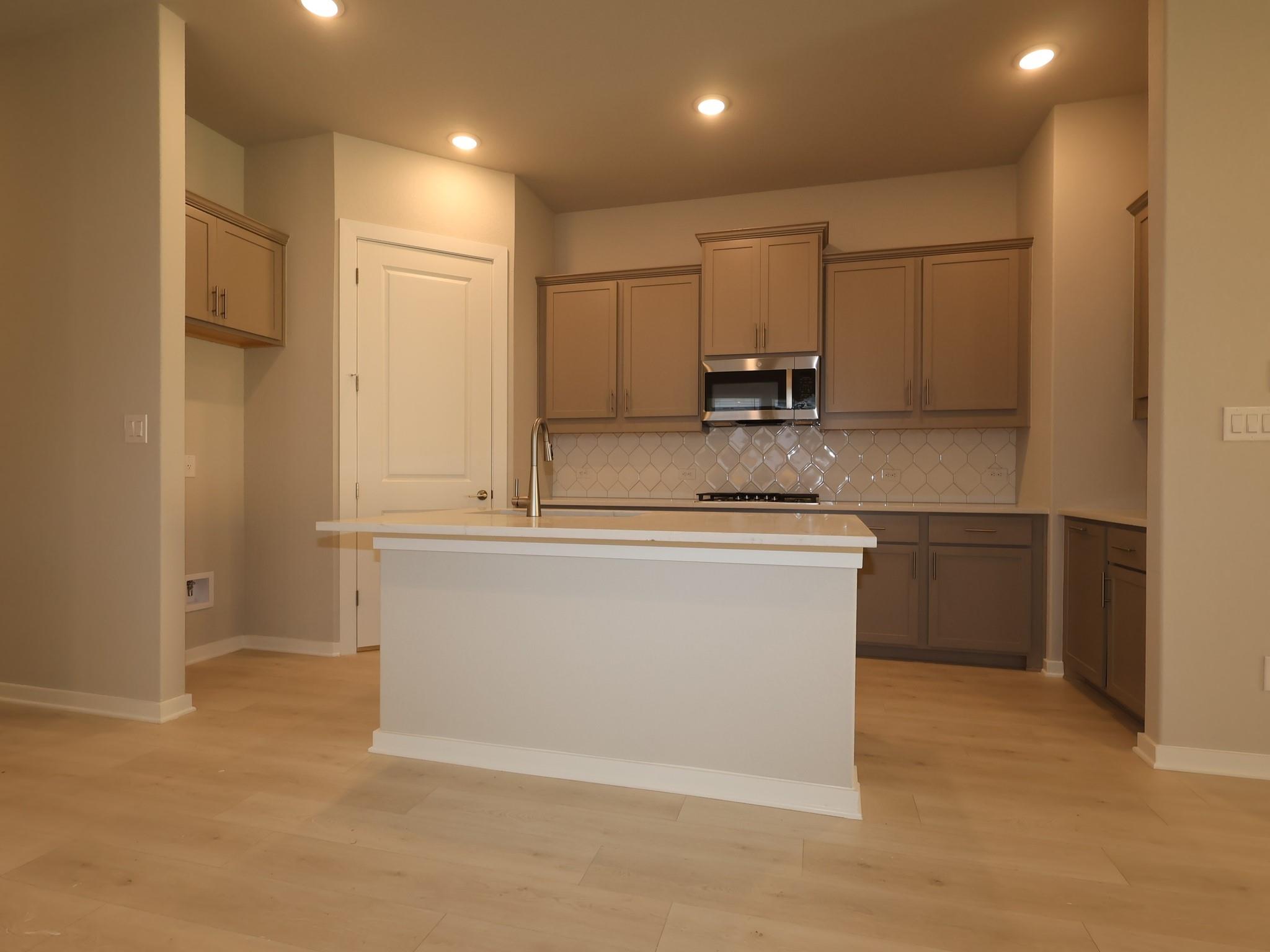116 Norway Spruce St Property Photo 4
