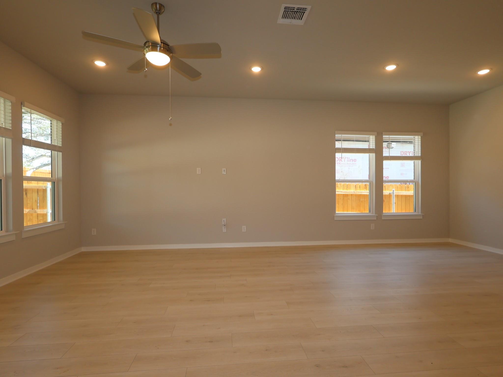 116 Norway Spruce St Property Photo 6