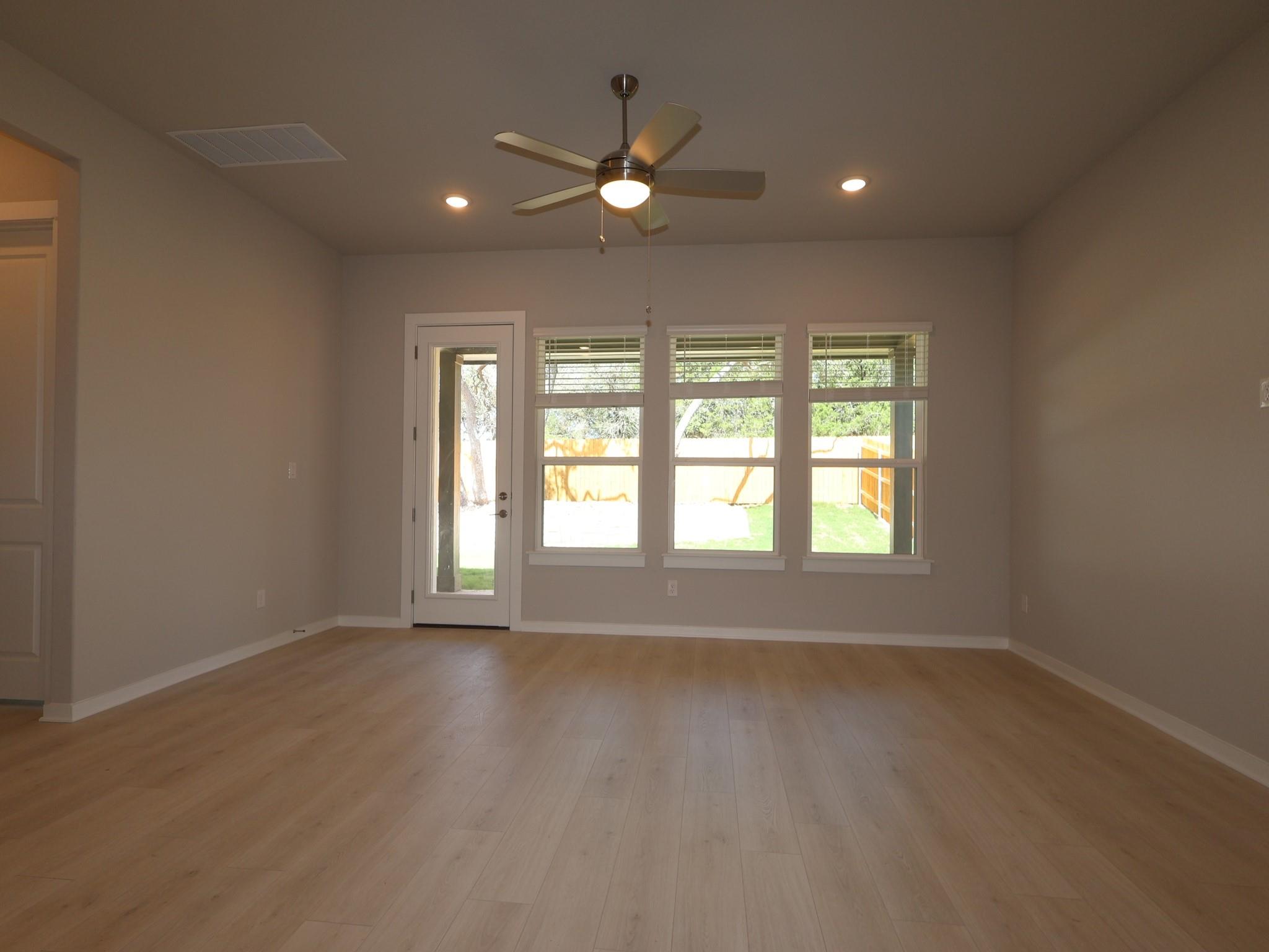 116 Norway Spruce St Property Photo 7