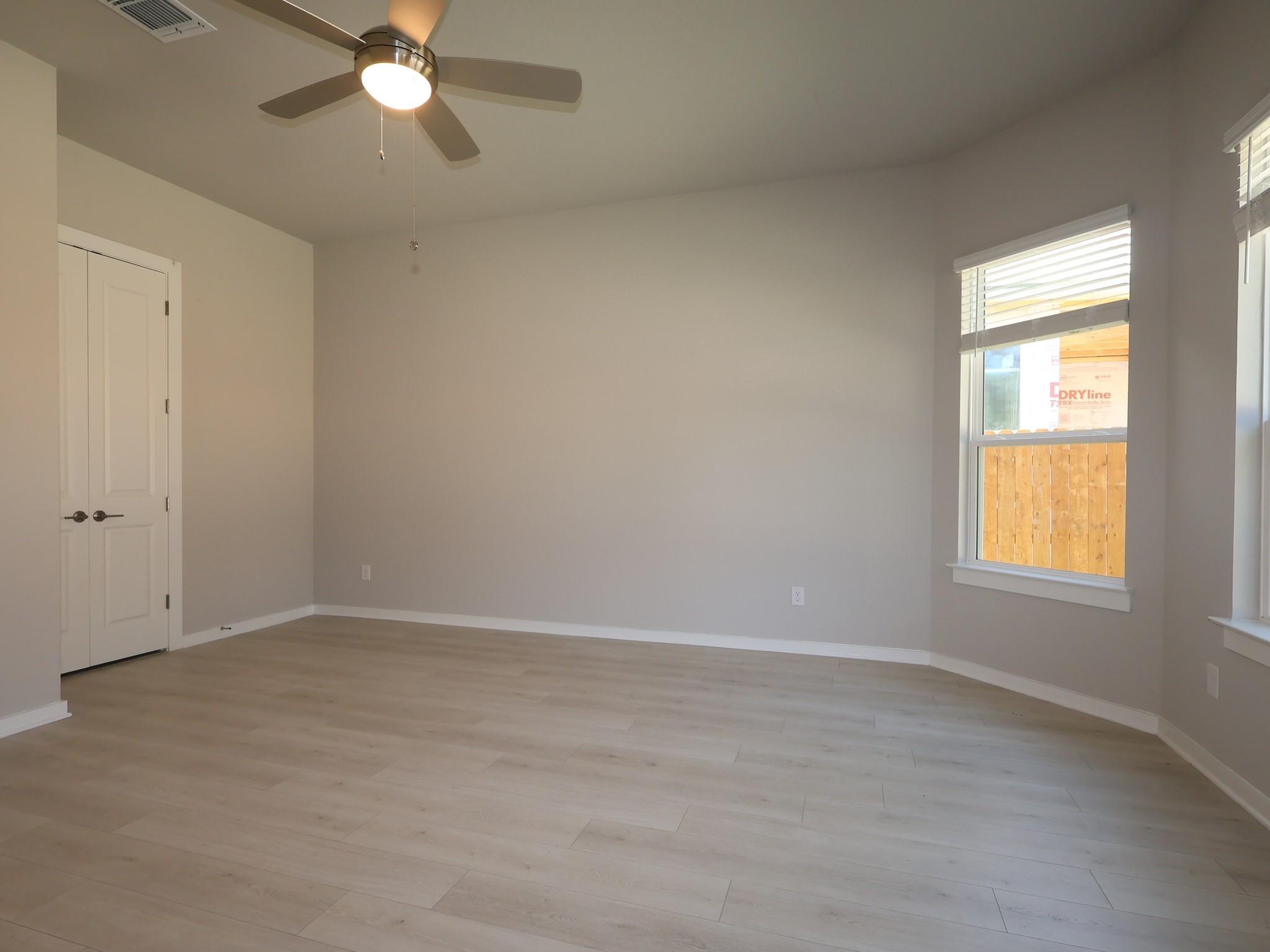 116 Norway Spruce St Property Photo 8