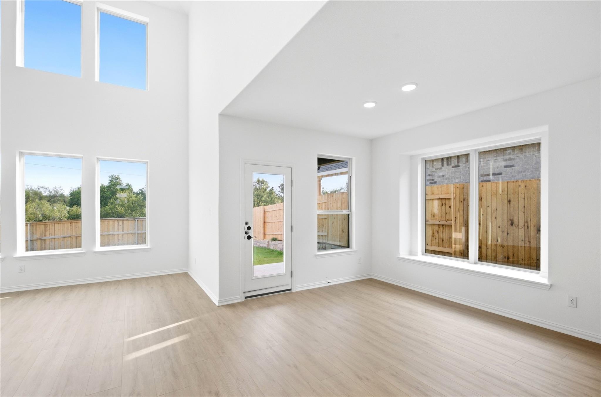 918 Kapok St Property Photo 3
