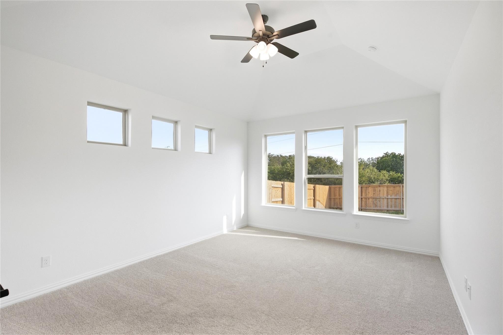 918 Kapok St Property Photo 4