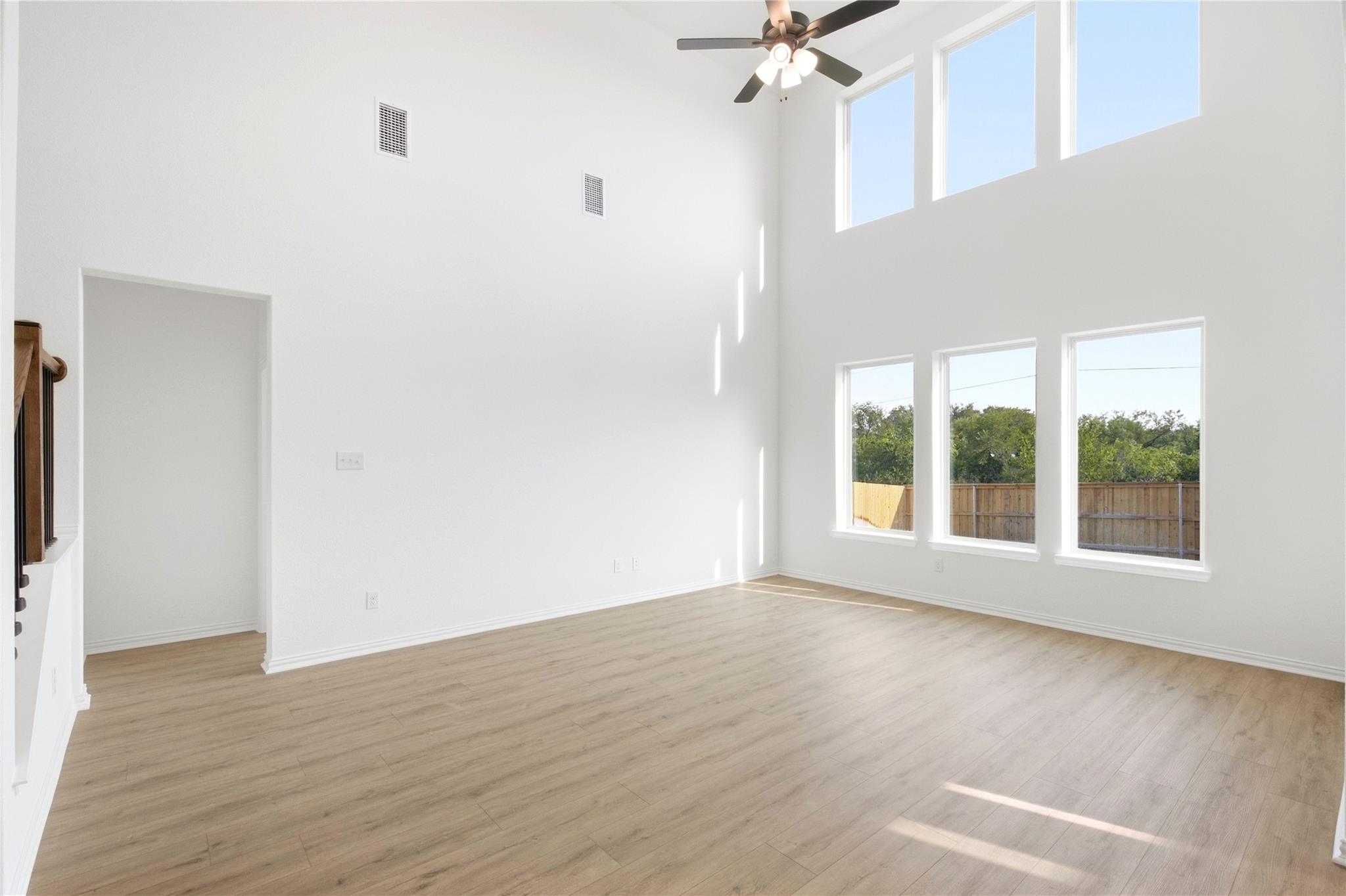 918 Kapok St Property Photo 6