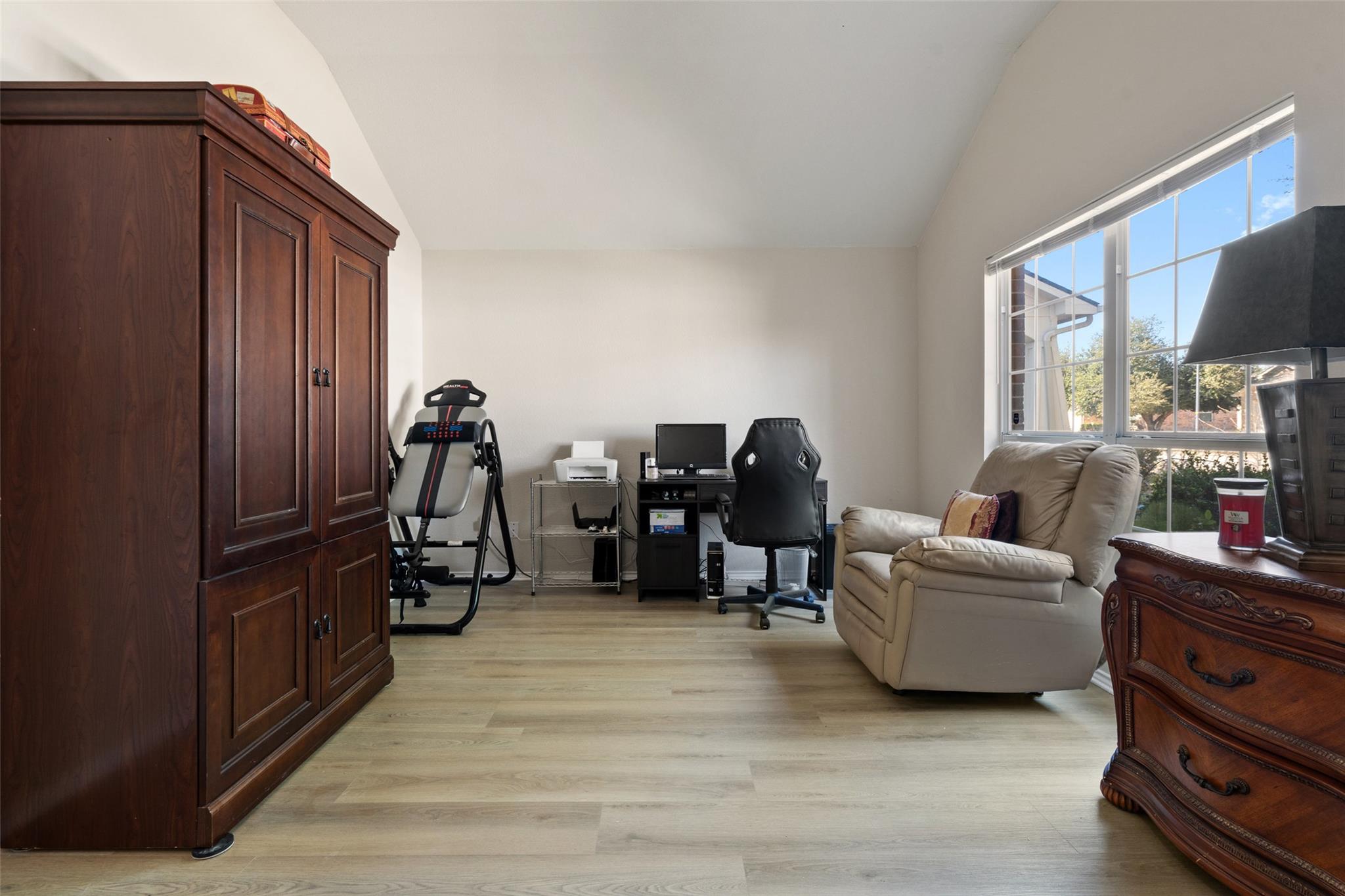 3301 Hawks Swoop Trl Property Photo 6