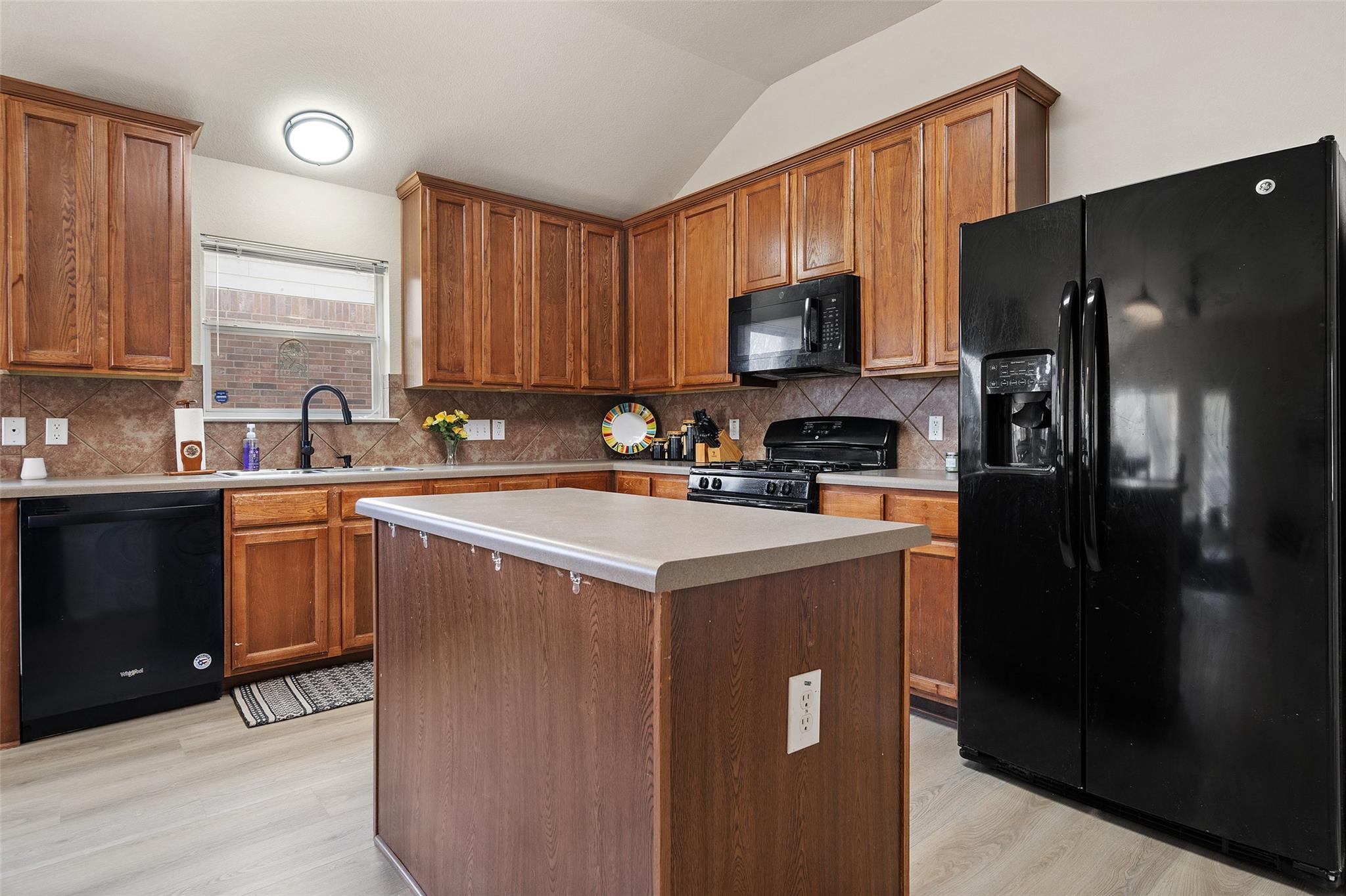 3301 Hawks Swoop Trl Property Photo 8