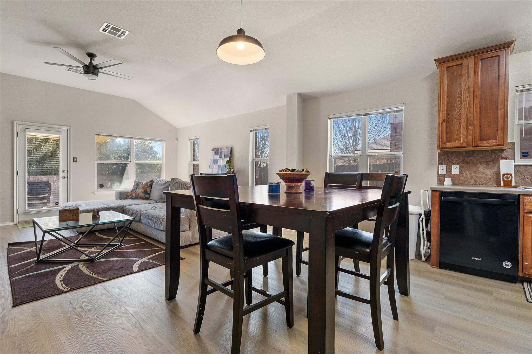 3301 Hawks Swoop Trl Property Photo 10