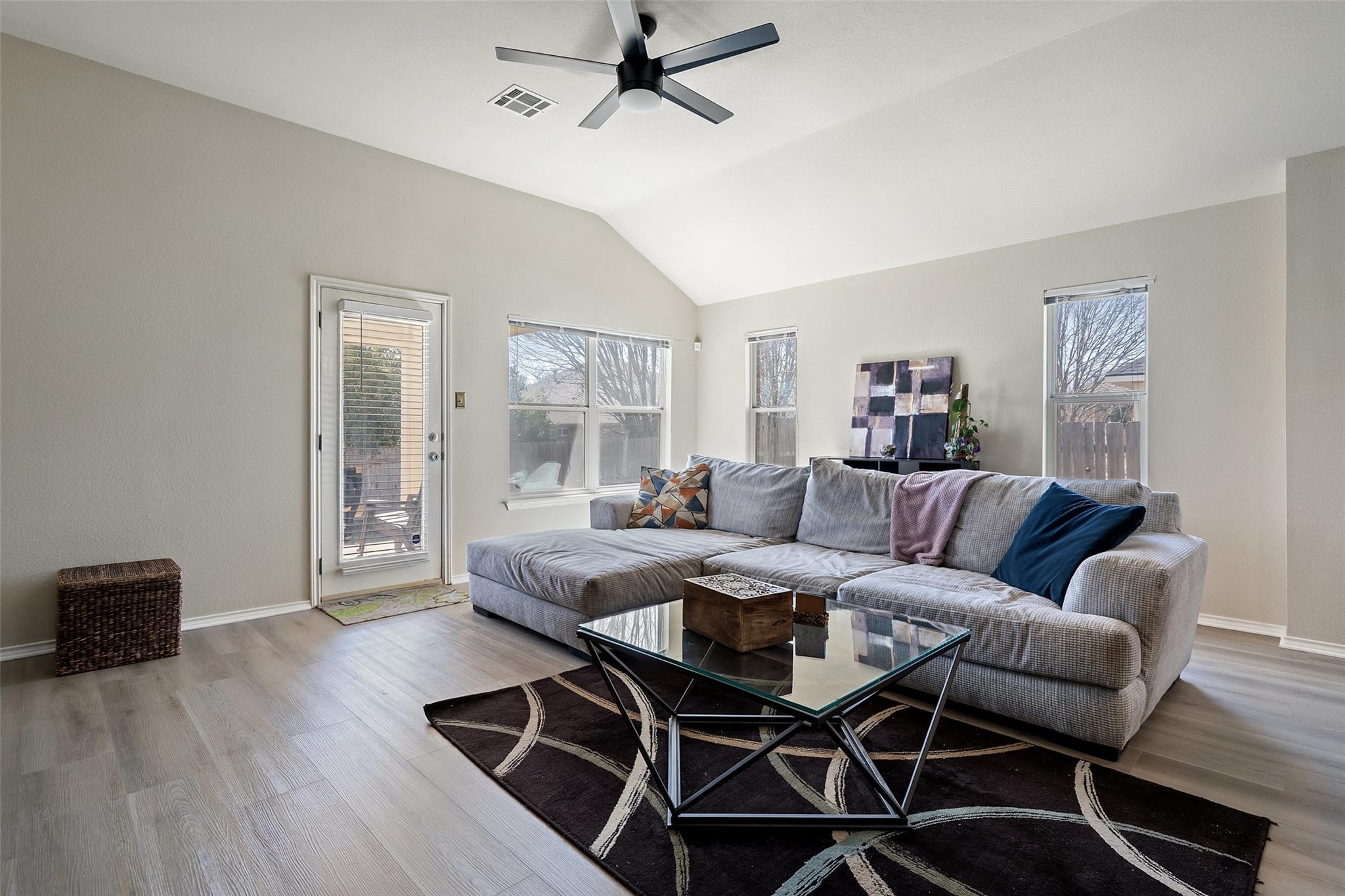 3301 Hawks Swoop Trl Property Photo 11