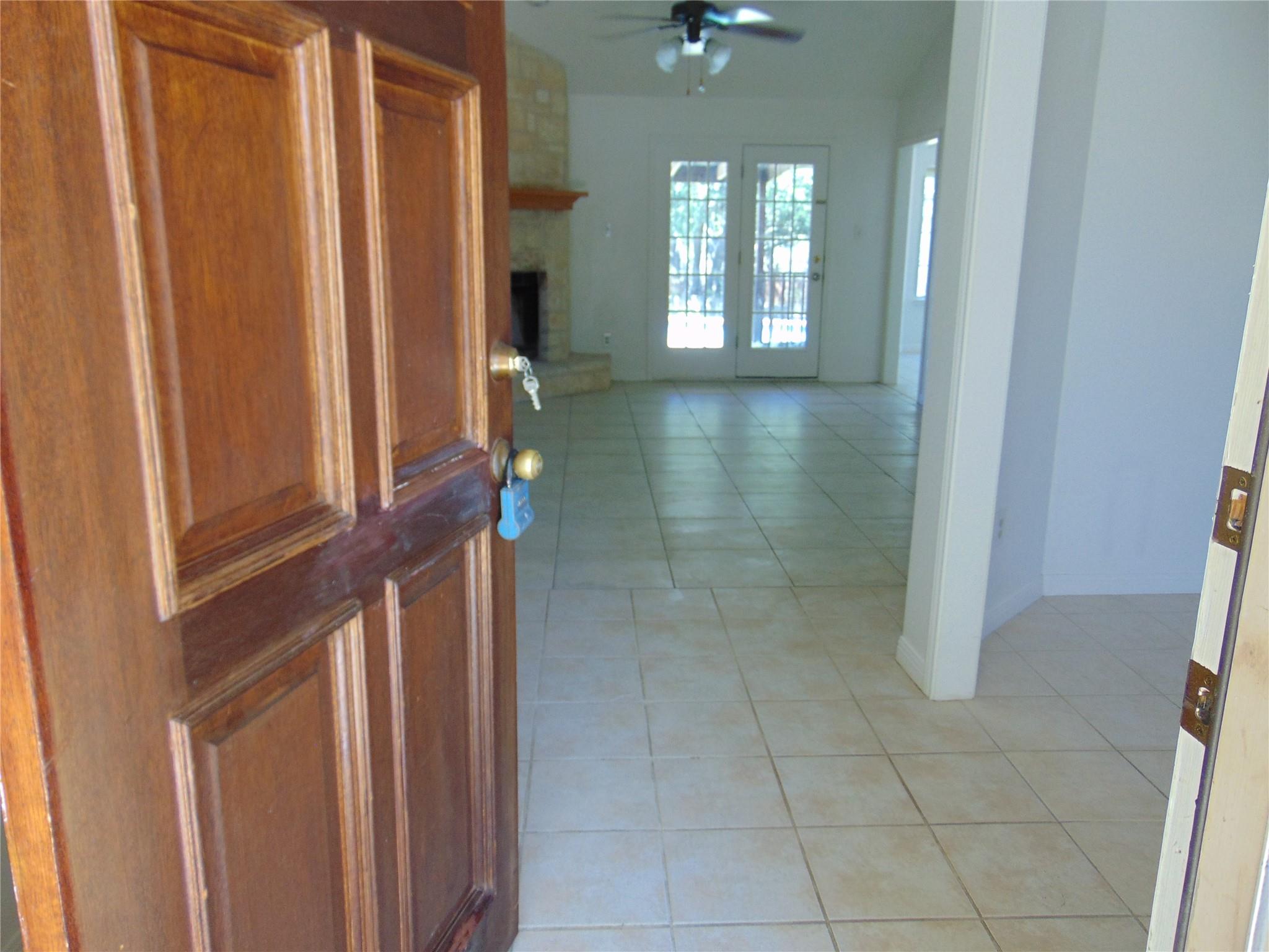 805 Barton Creek Dr Property Photo 3