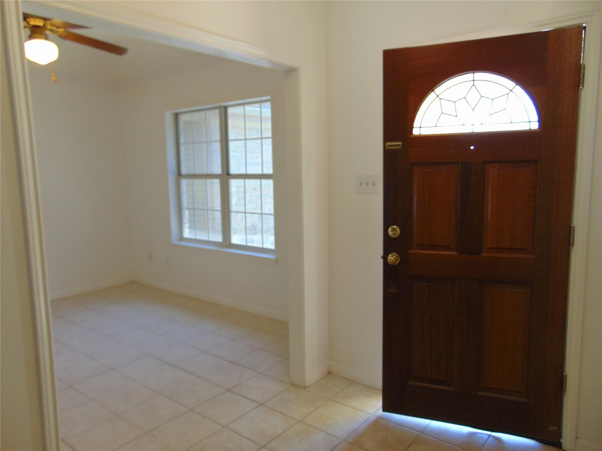 805 Barton Creek Dr Property Photo 4