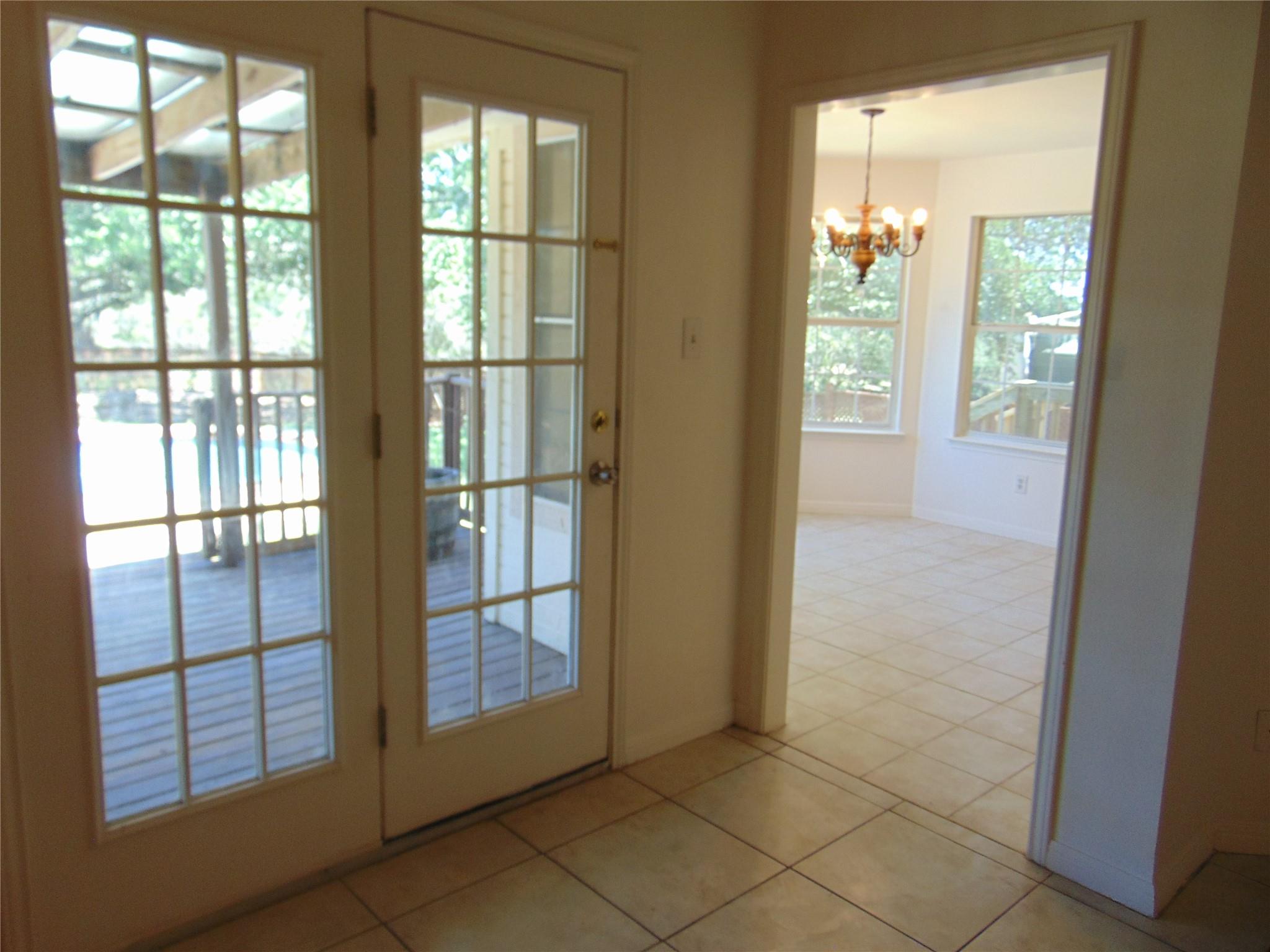 805 Barton Creek Dr Property Photo 7