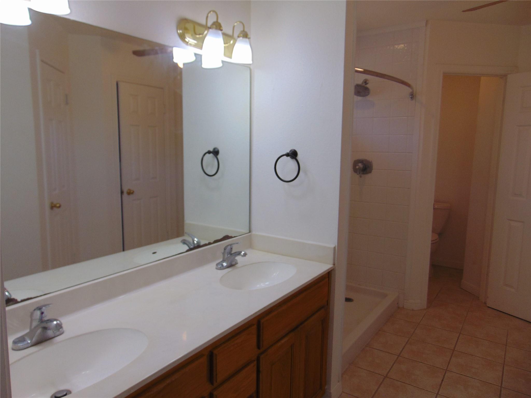 805 Barton Creek Dr Property Photo 16
