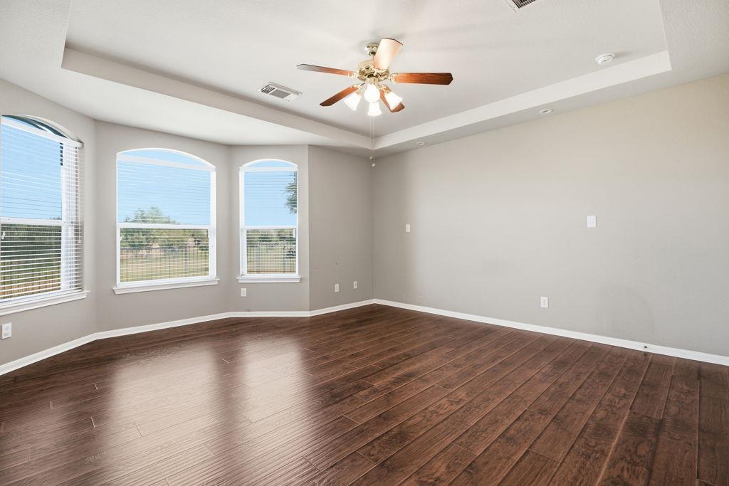 904 Winding Creek Pl Property Photo 2