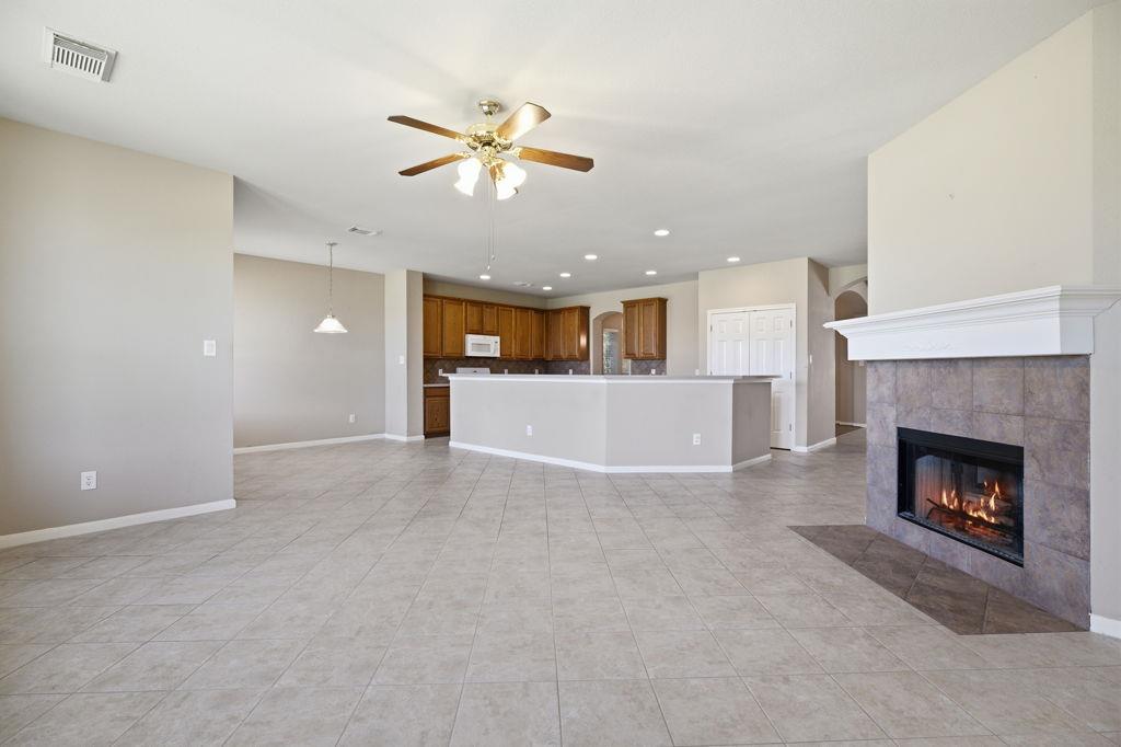 904 Winding Creek Pl Property Photo 4