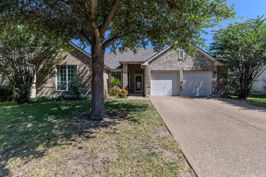 904 Winding Creek Pl Property Photo 6