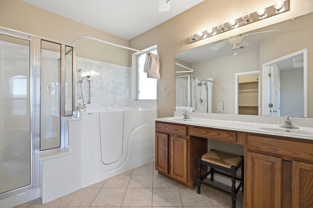 904 Winding Creek Pl Property Photo 17