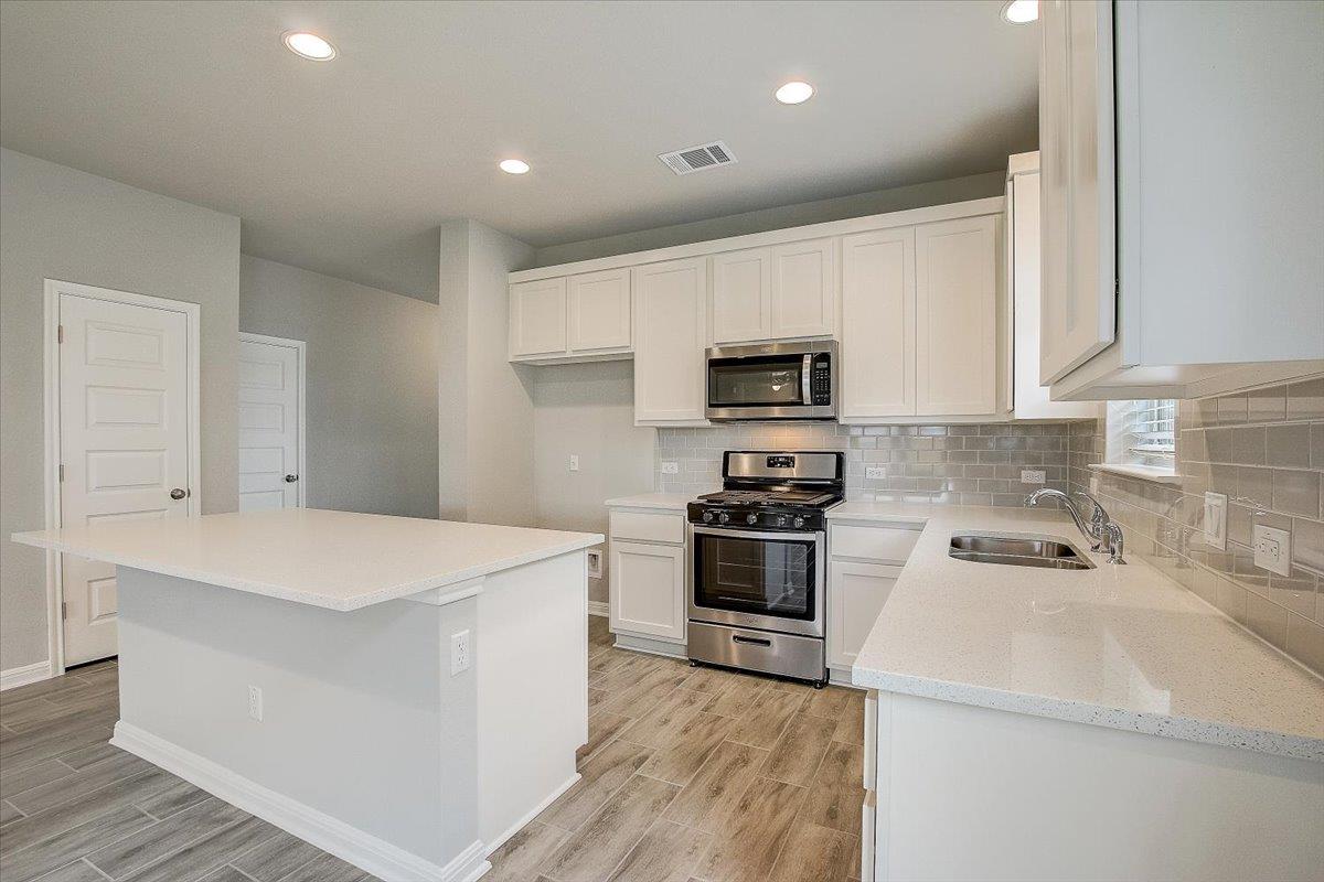 108 Peruvian Ln Property Photo 11