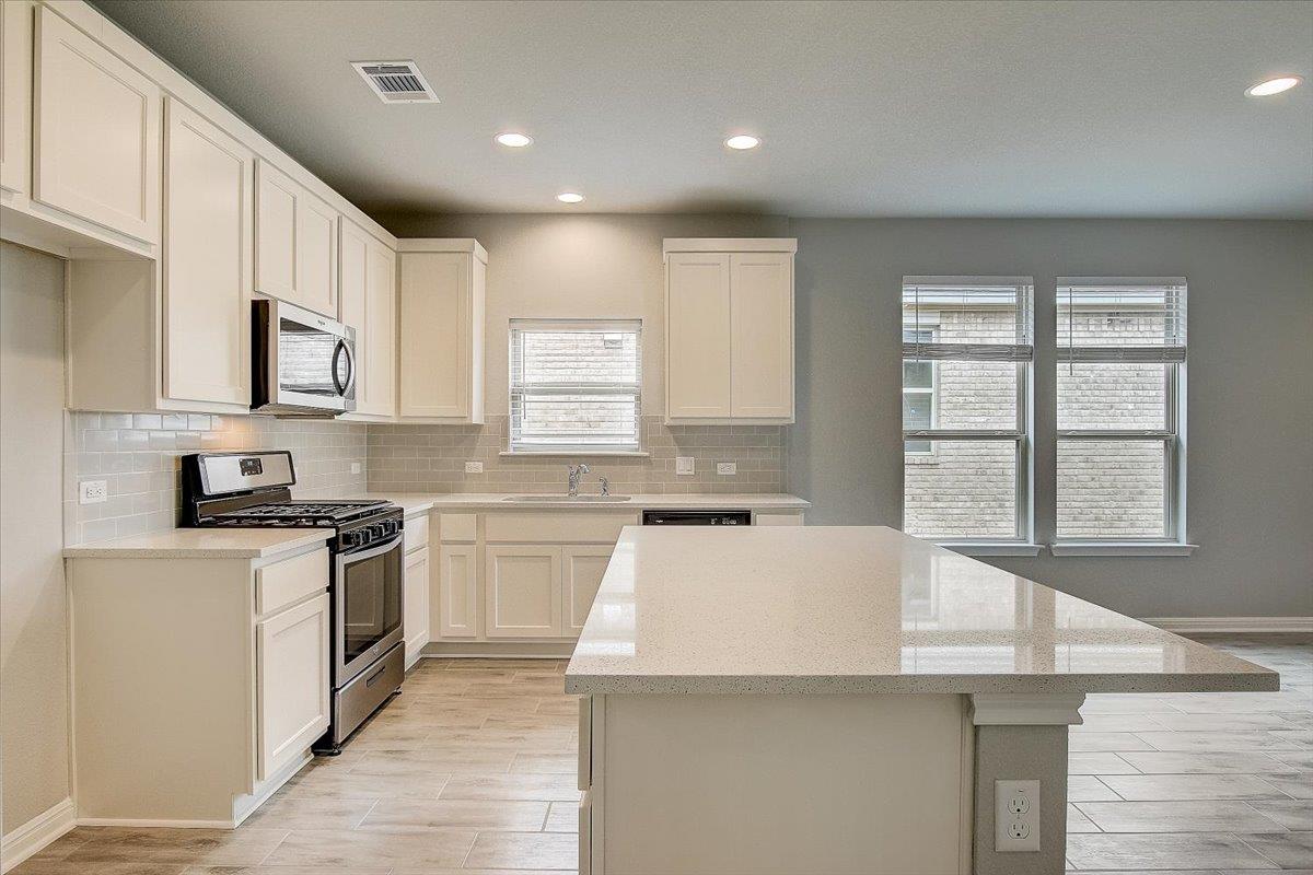 108 Peruvian Ln Property Photo 13