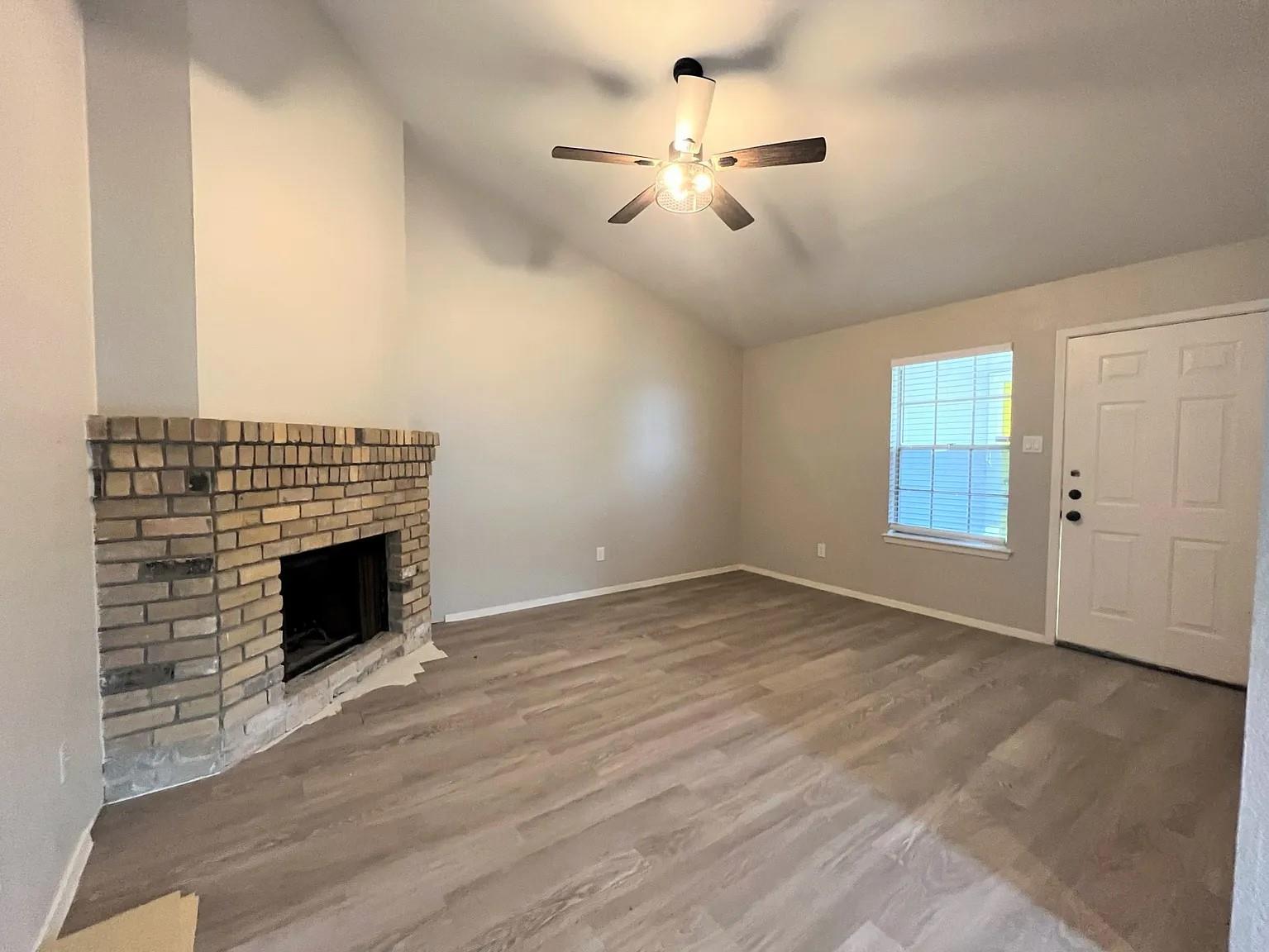 12214 Thompkins Dr #a Property Photo 3
