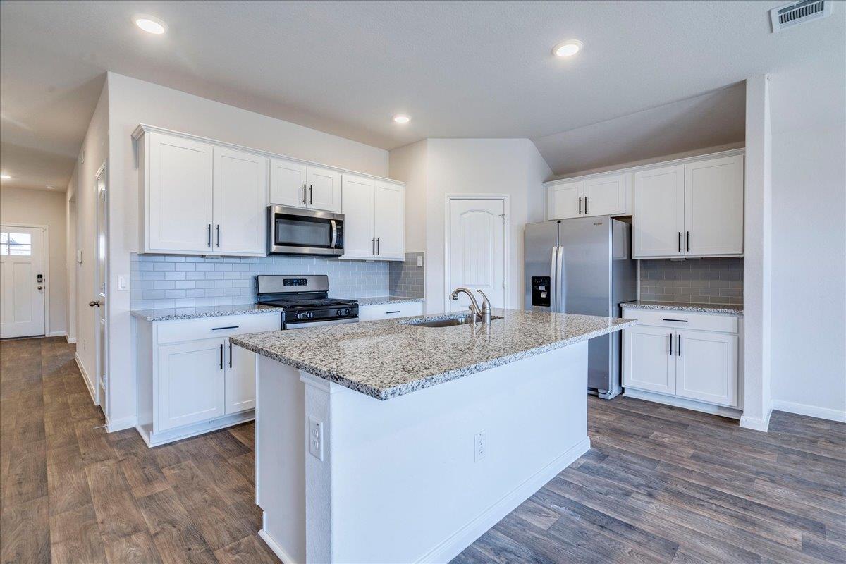 136 Medinah Ln Property Photo 6