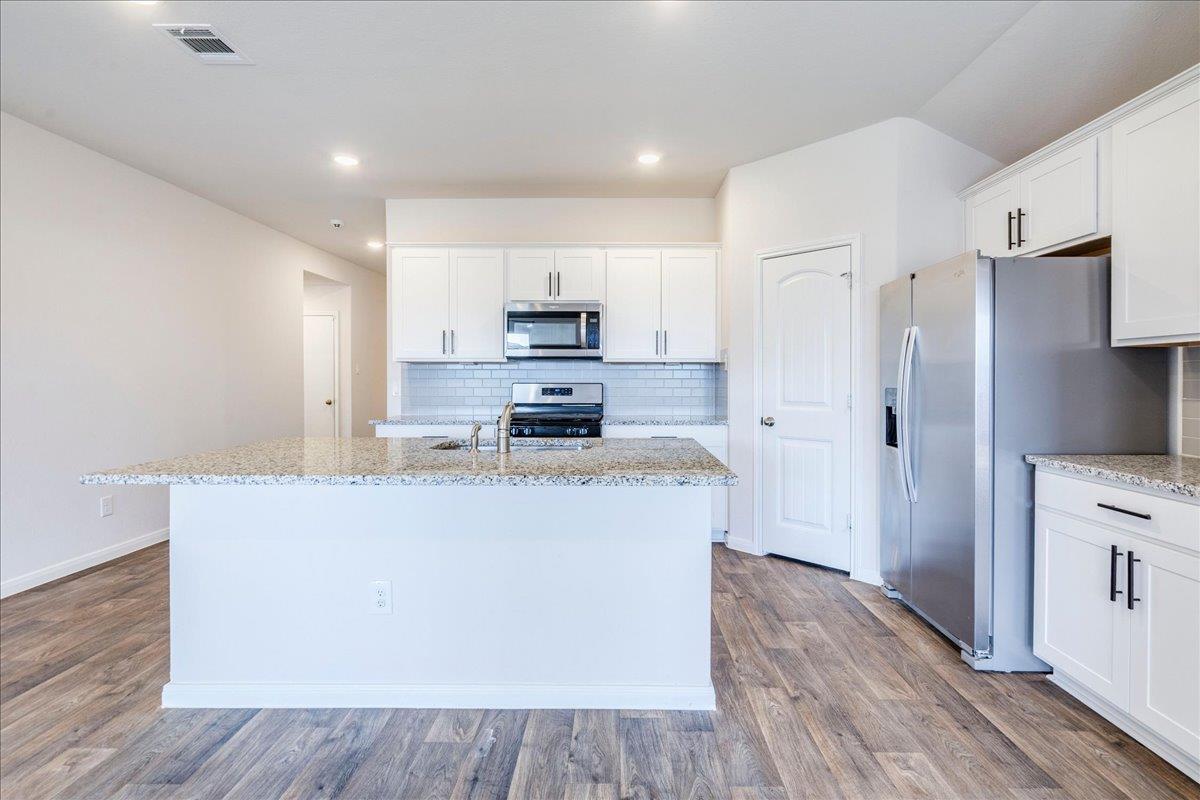 136 Medinah Ln Property Photo 8