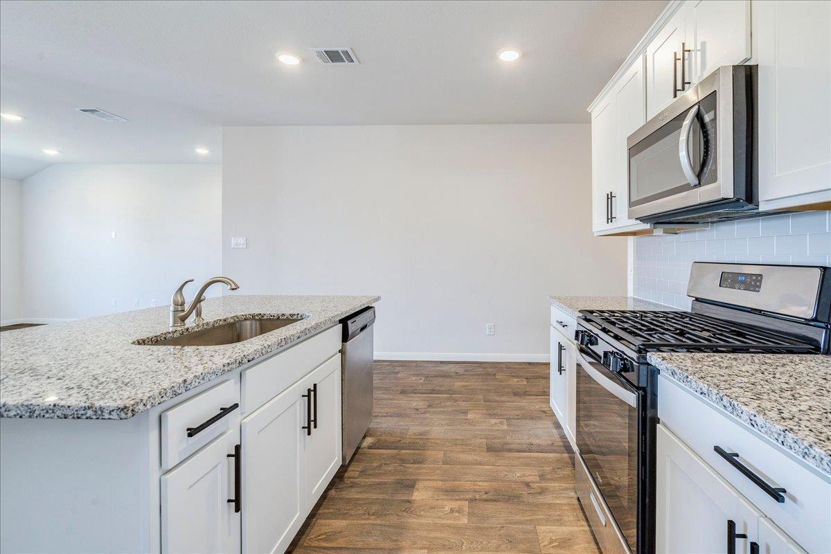 136 Medinah Ln Property Photo 9