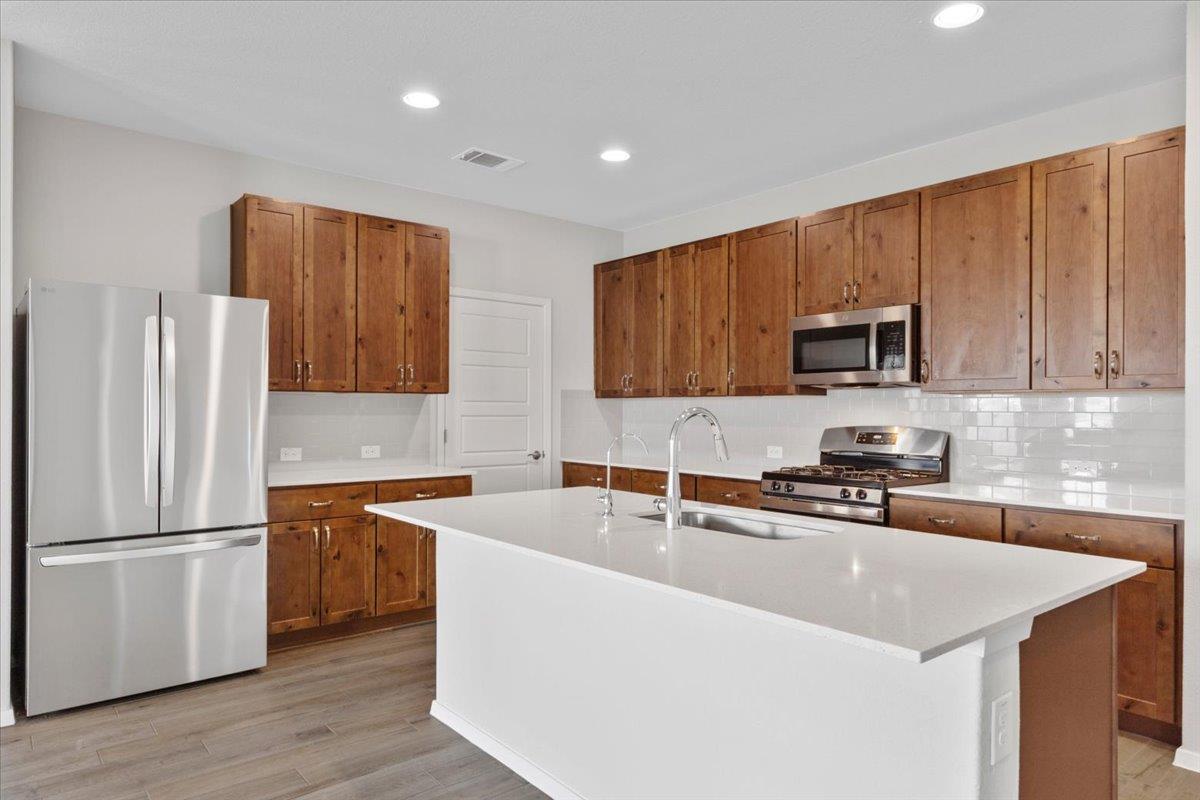 261 Hortus Dr Property Photo 3