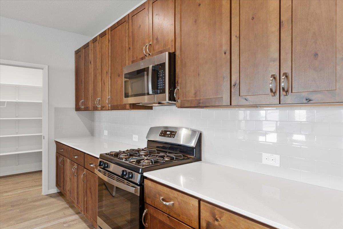 261 Hortus Dr Property Photo 10