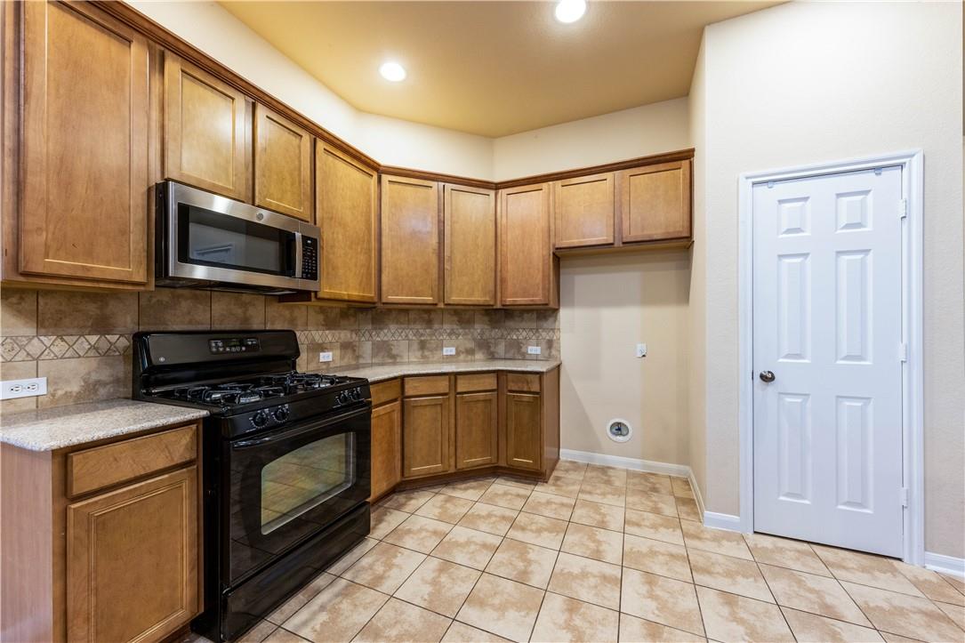 3509 Pine Needle Cir Property Photo 8