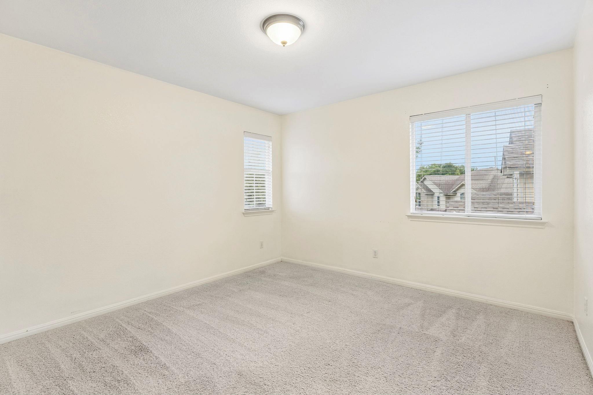 100 Sandy Lyle Cv Property Photo 24