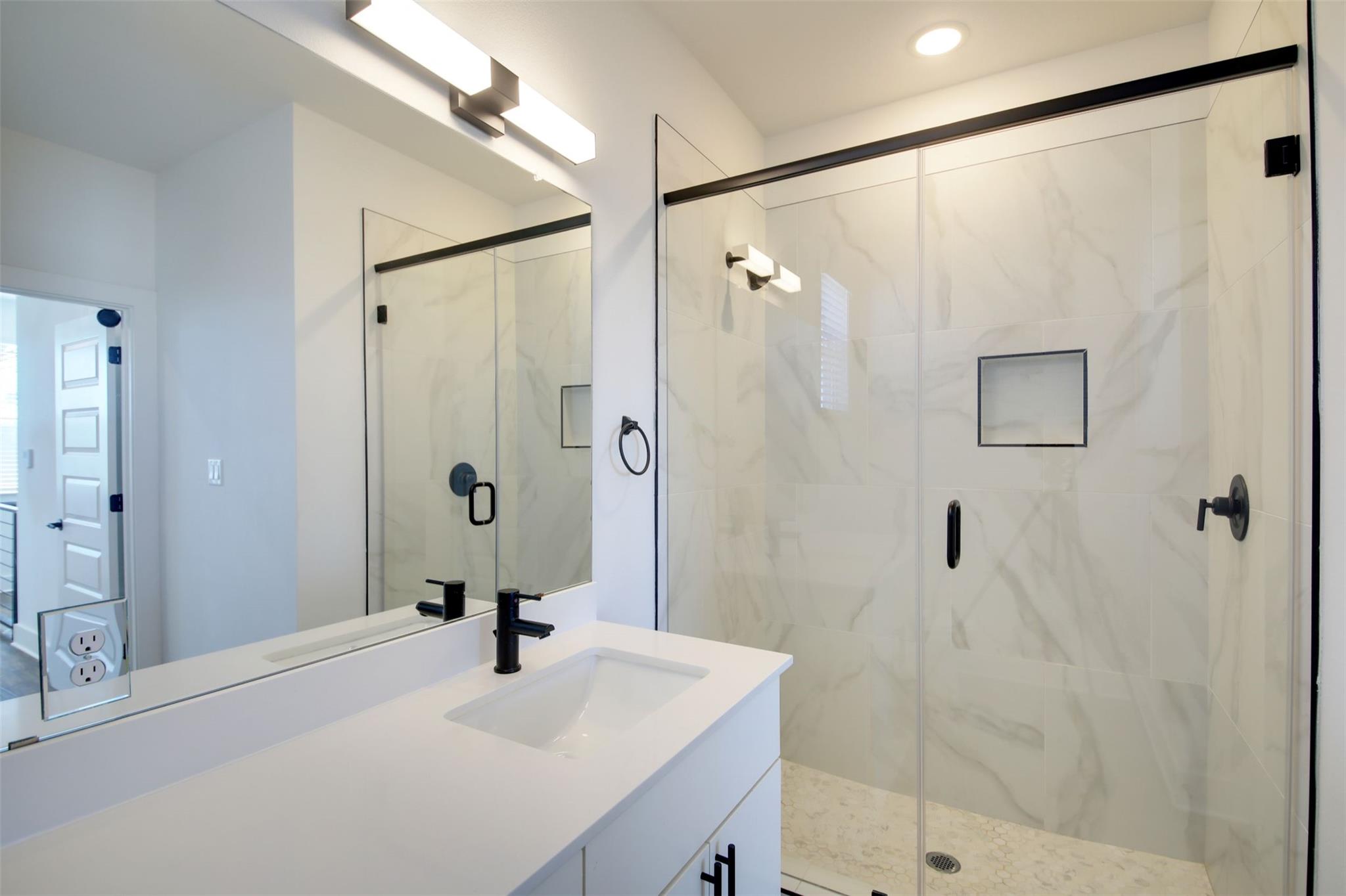 7601 Carver Ave ##1b Property Photo 9