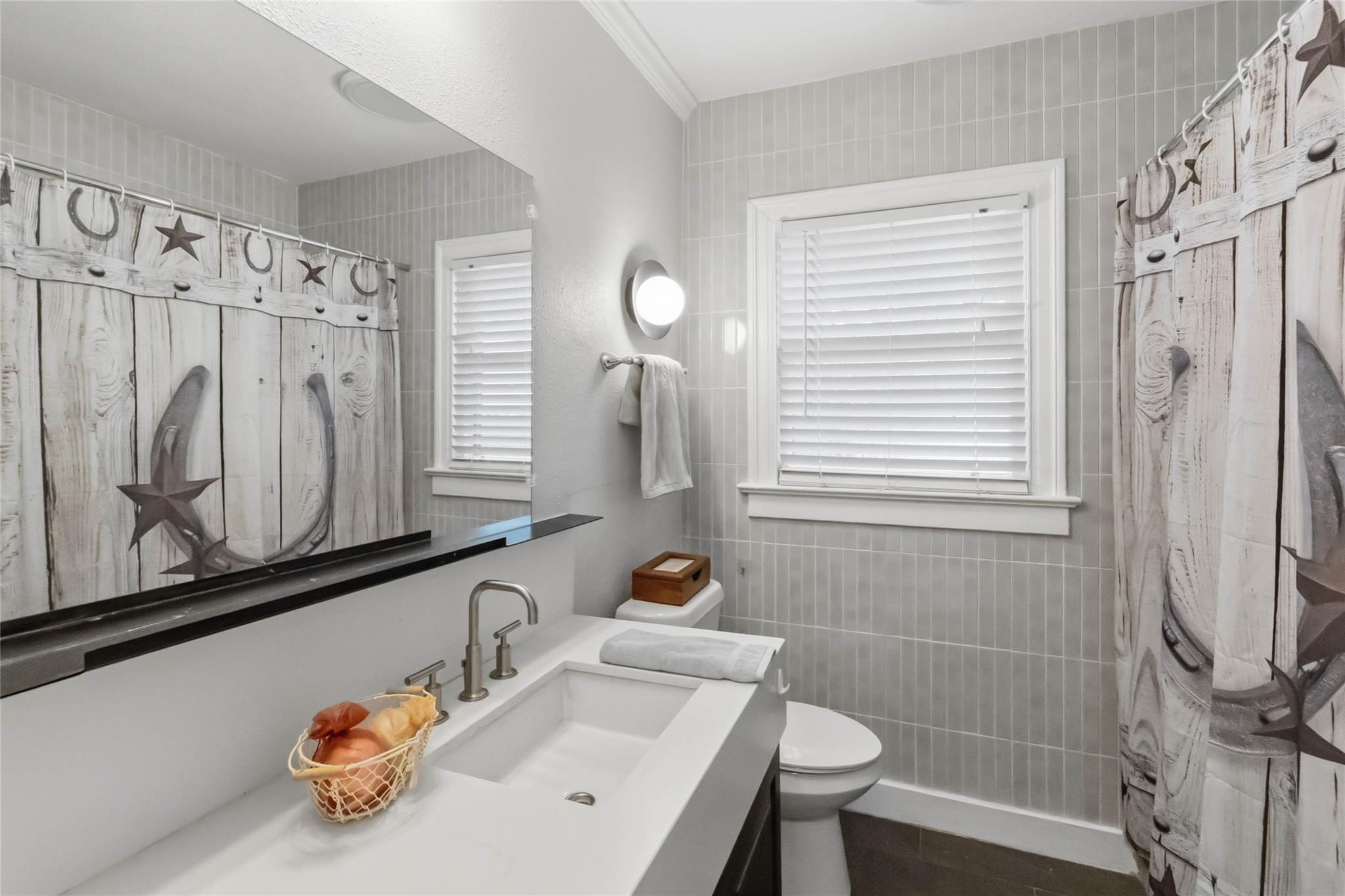 505 Lee St Property Photo 18