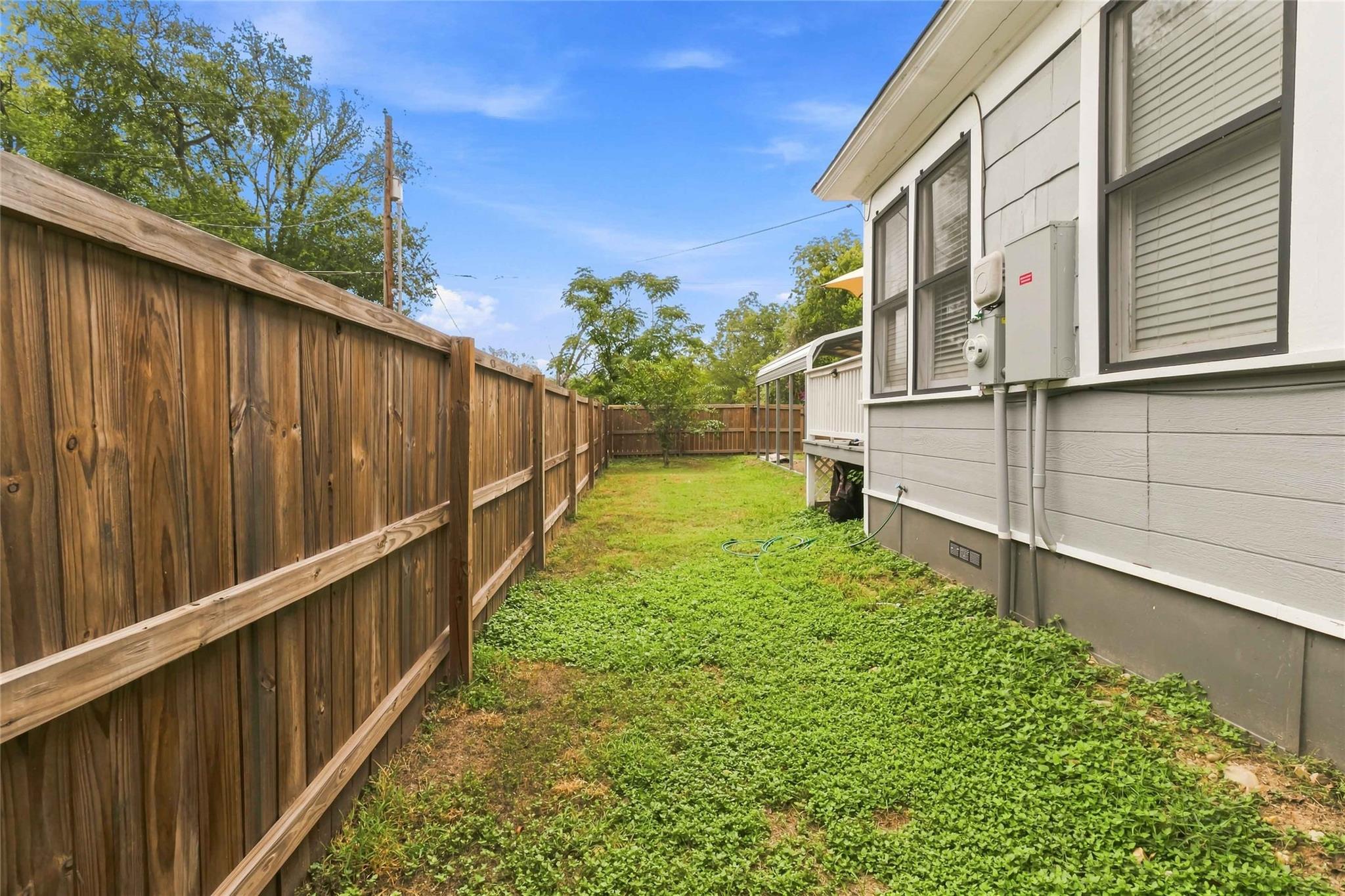 505 Lee St Property Photo 24