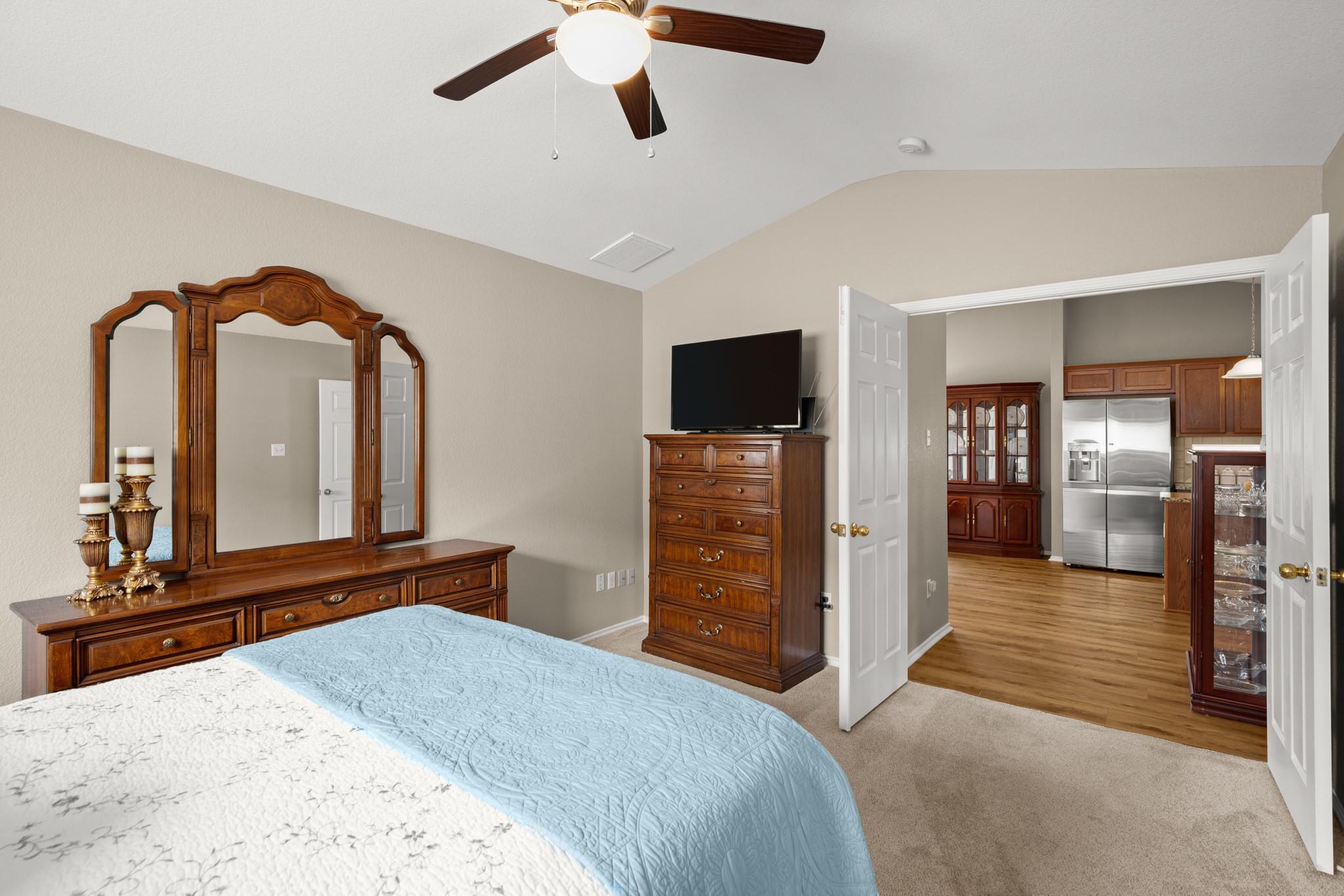 1515 Legend Oaks Ln Property Photo 11
